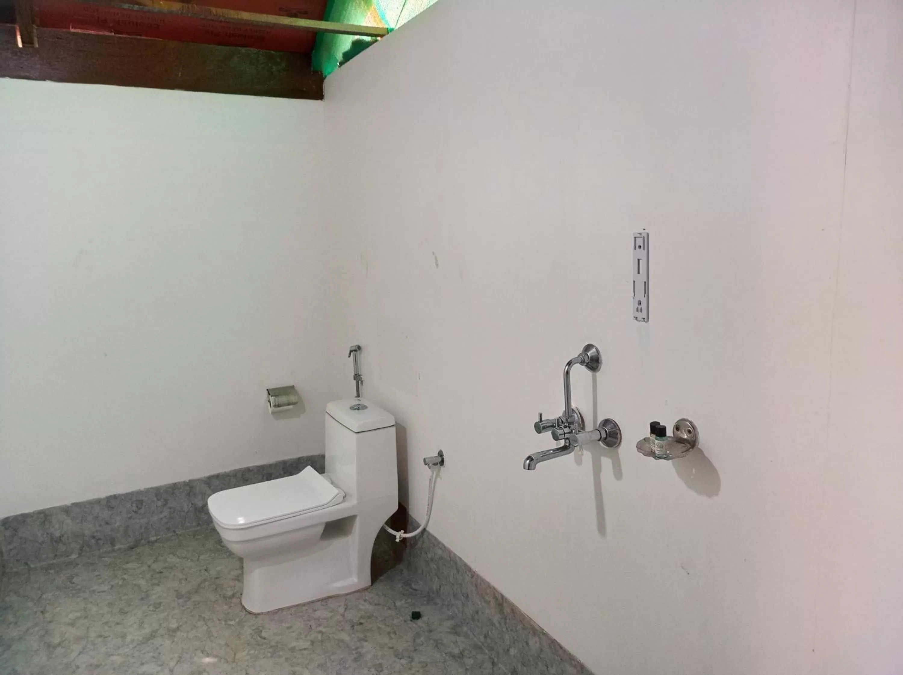 Bathroom in Peace Garden Beach Resort