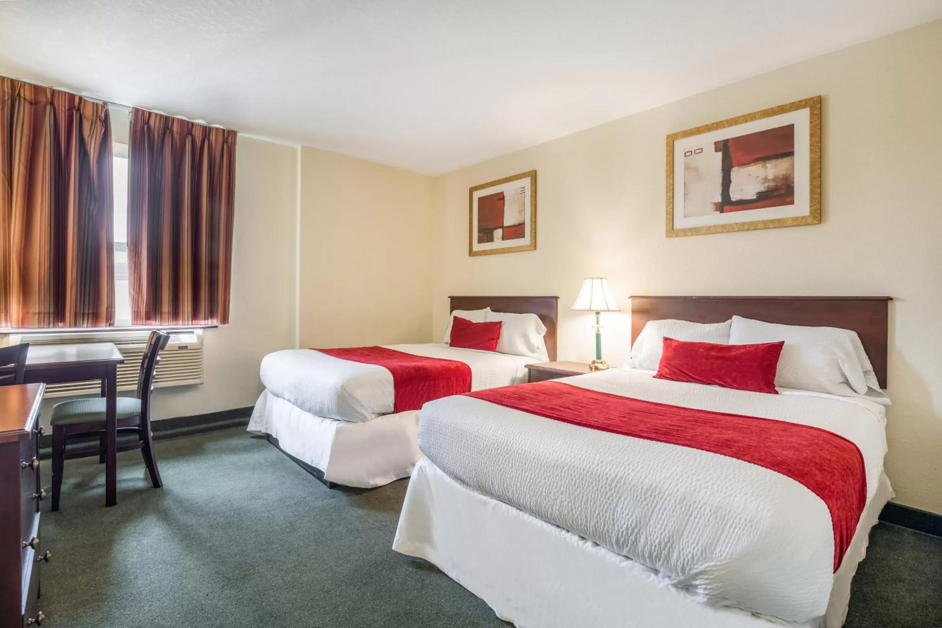 Double Room with Two Double Beds - Non-Smoking in Knights Inn Orillia Double Room with Two Double Beds - Non-Smoking in Knights Inn Orillia