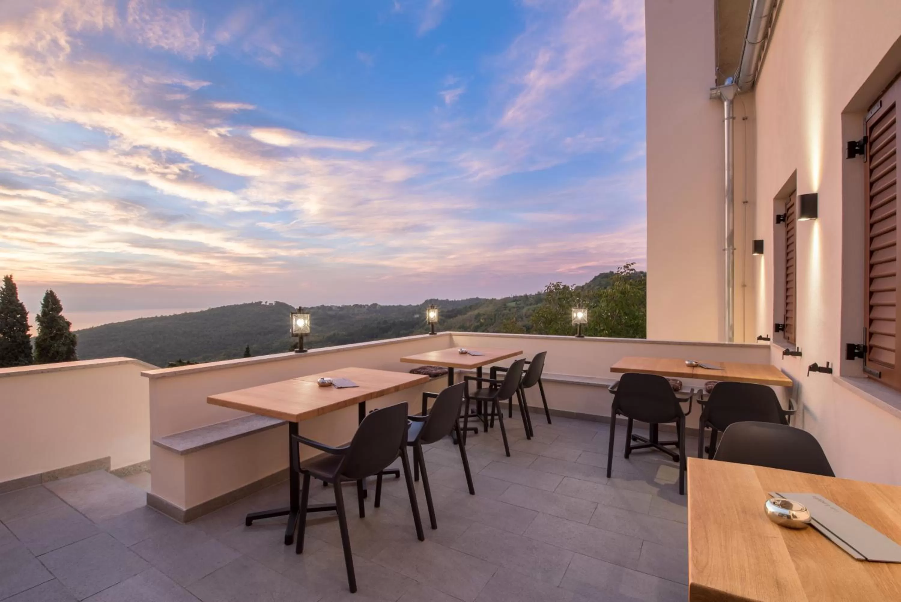 Property building in La Loggia