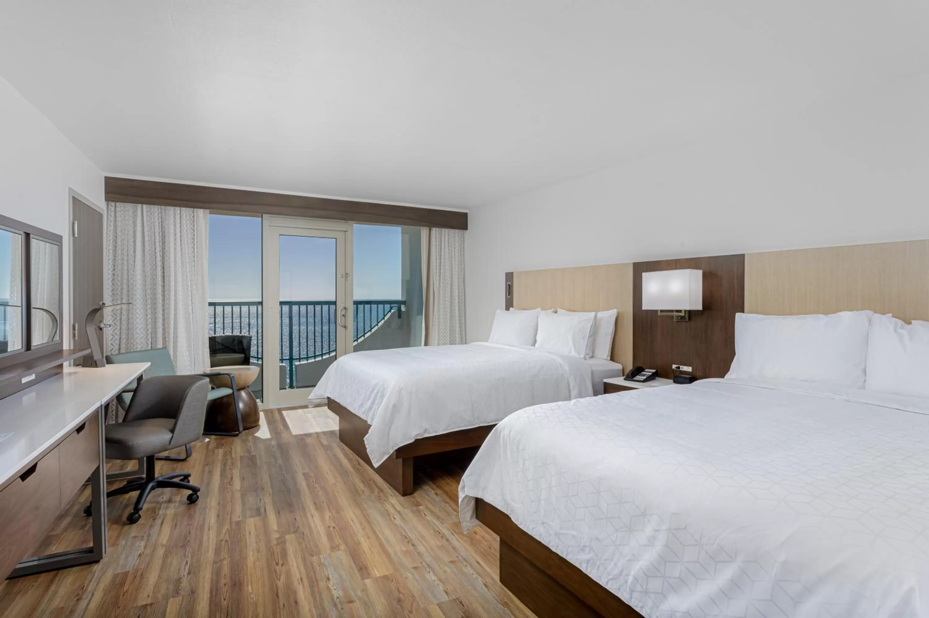 Photo of the whole room, Bed in Holiday Inn Express Pensacola Beach by IHG