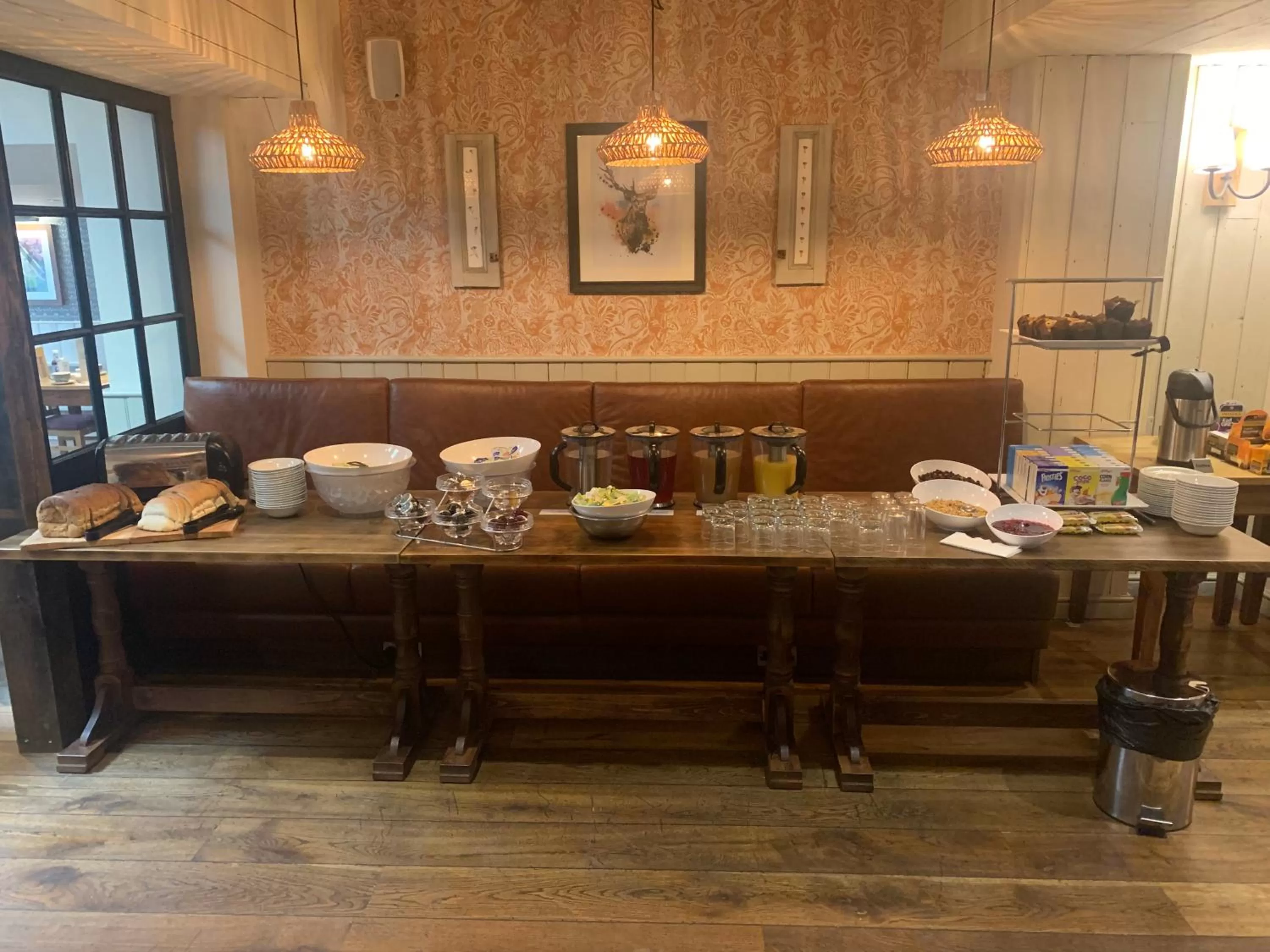 Breakfast in Abbey Fields By Chef & Brewer Collection