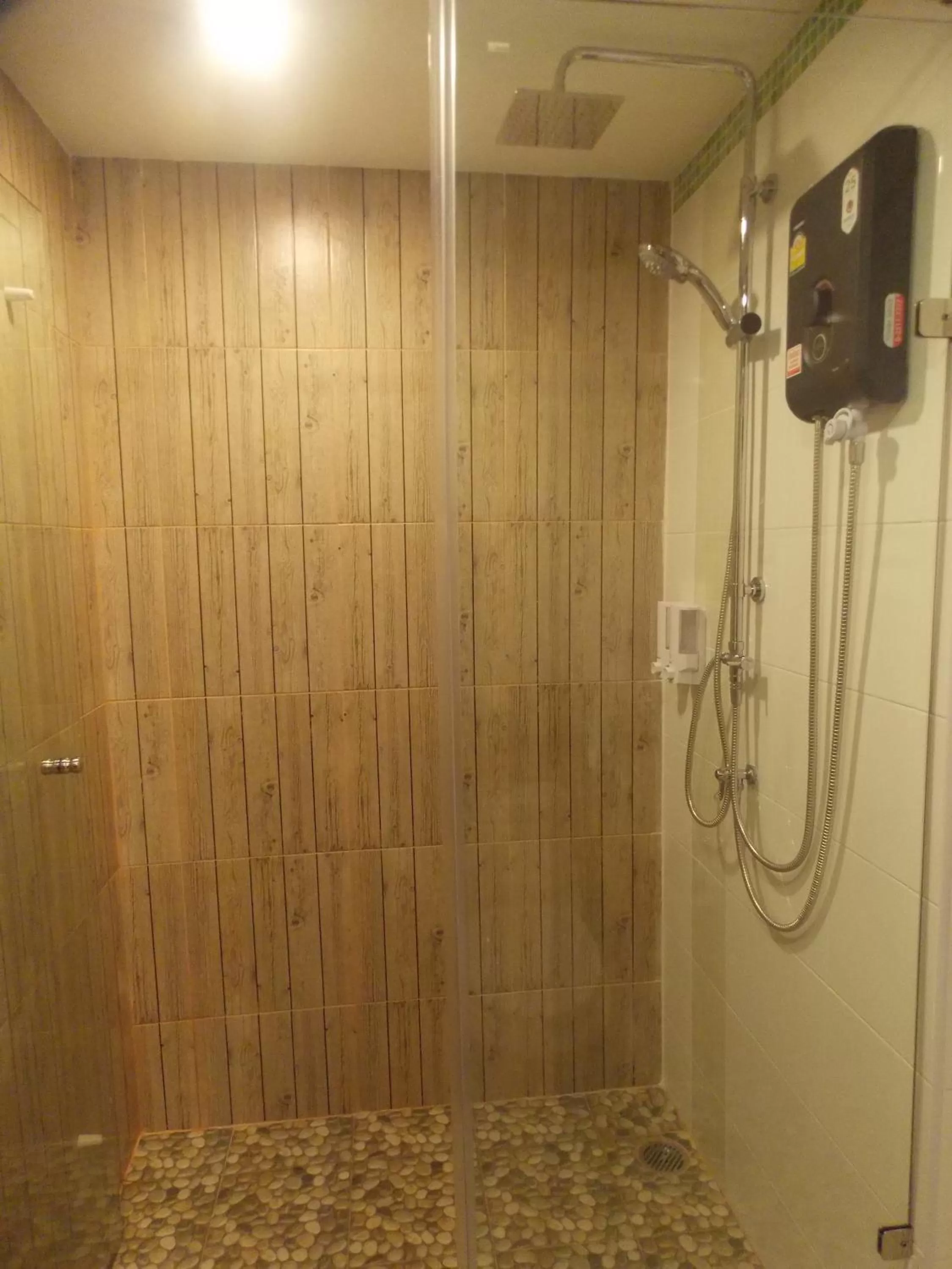 Shower in Pratum Resort