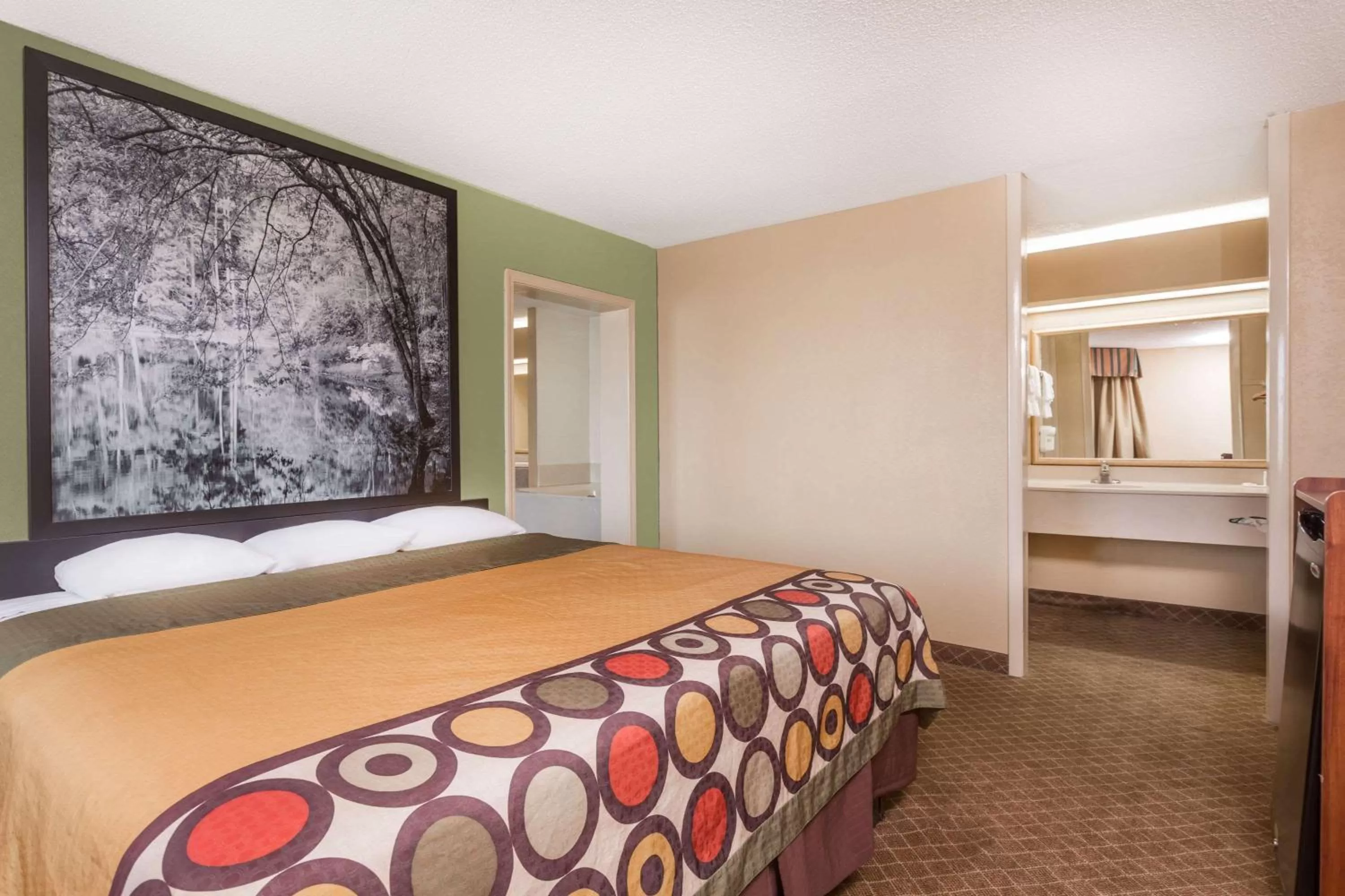 Two-Room King Suite - Non-Smoking in Super 8 by Wyndham Macon West