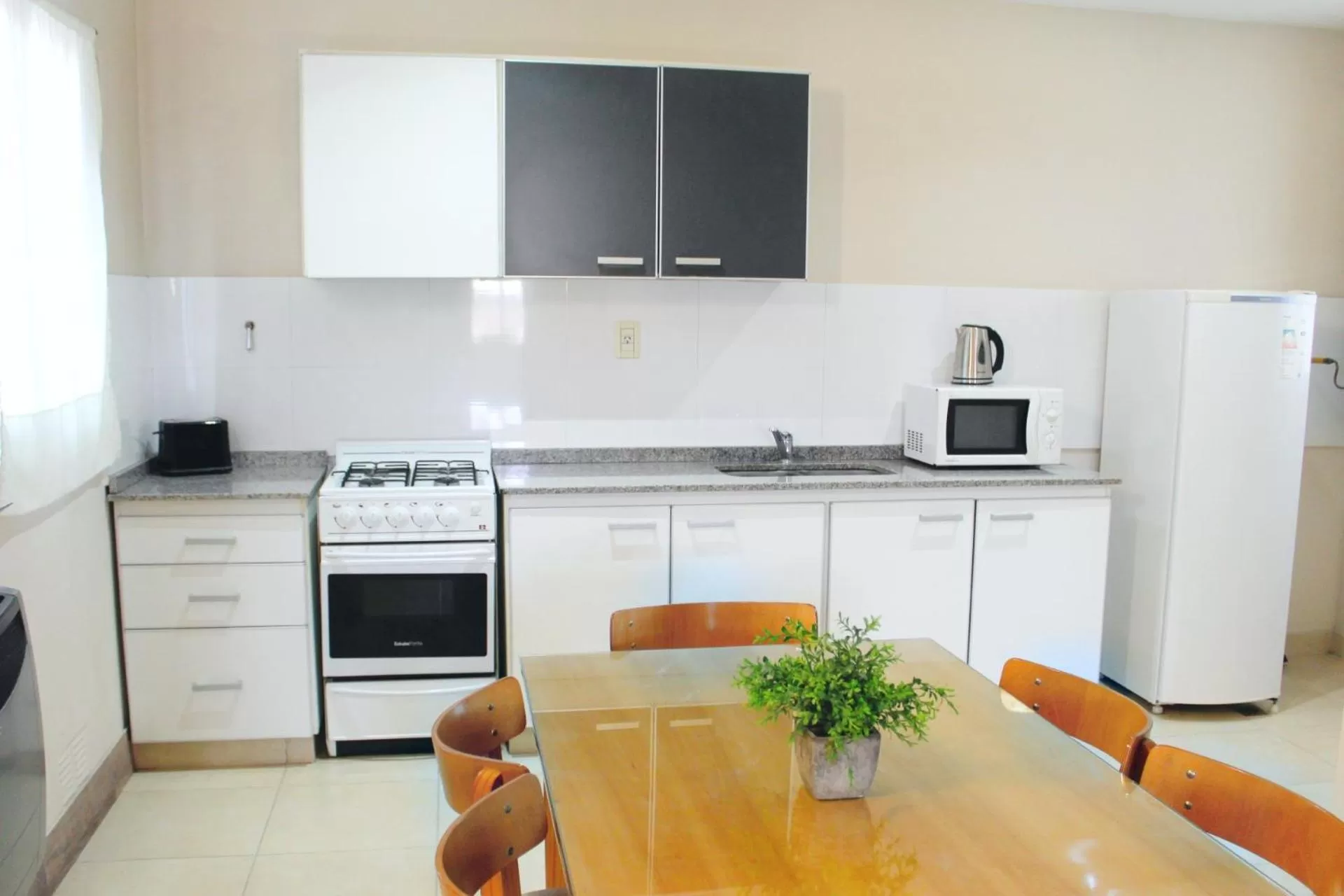 kitchen in Soltigua Apart Hotel Mendoza