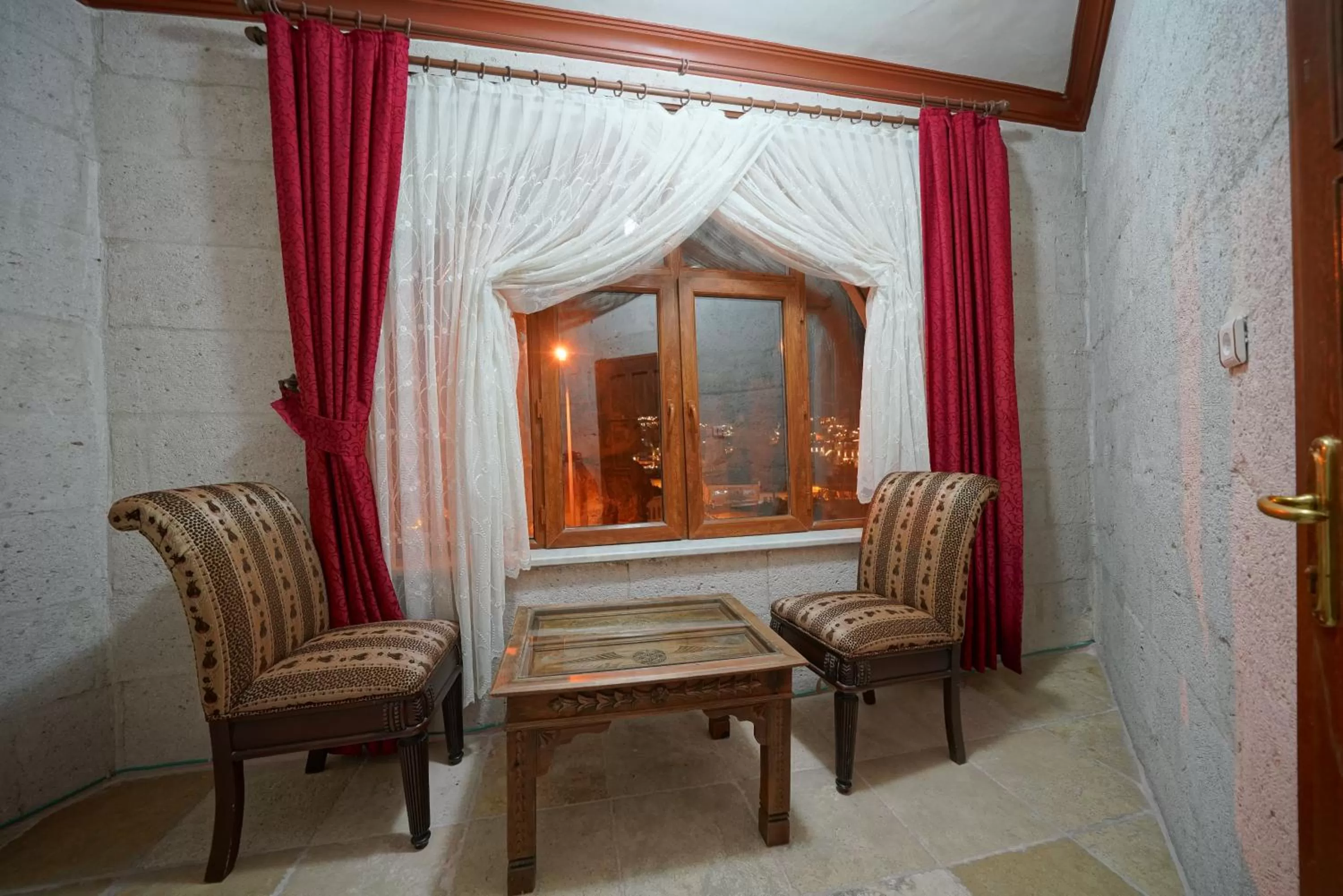 Seating area in Arch Palace