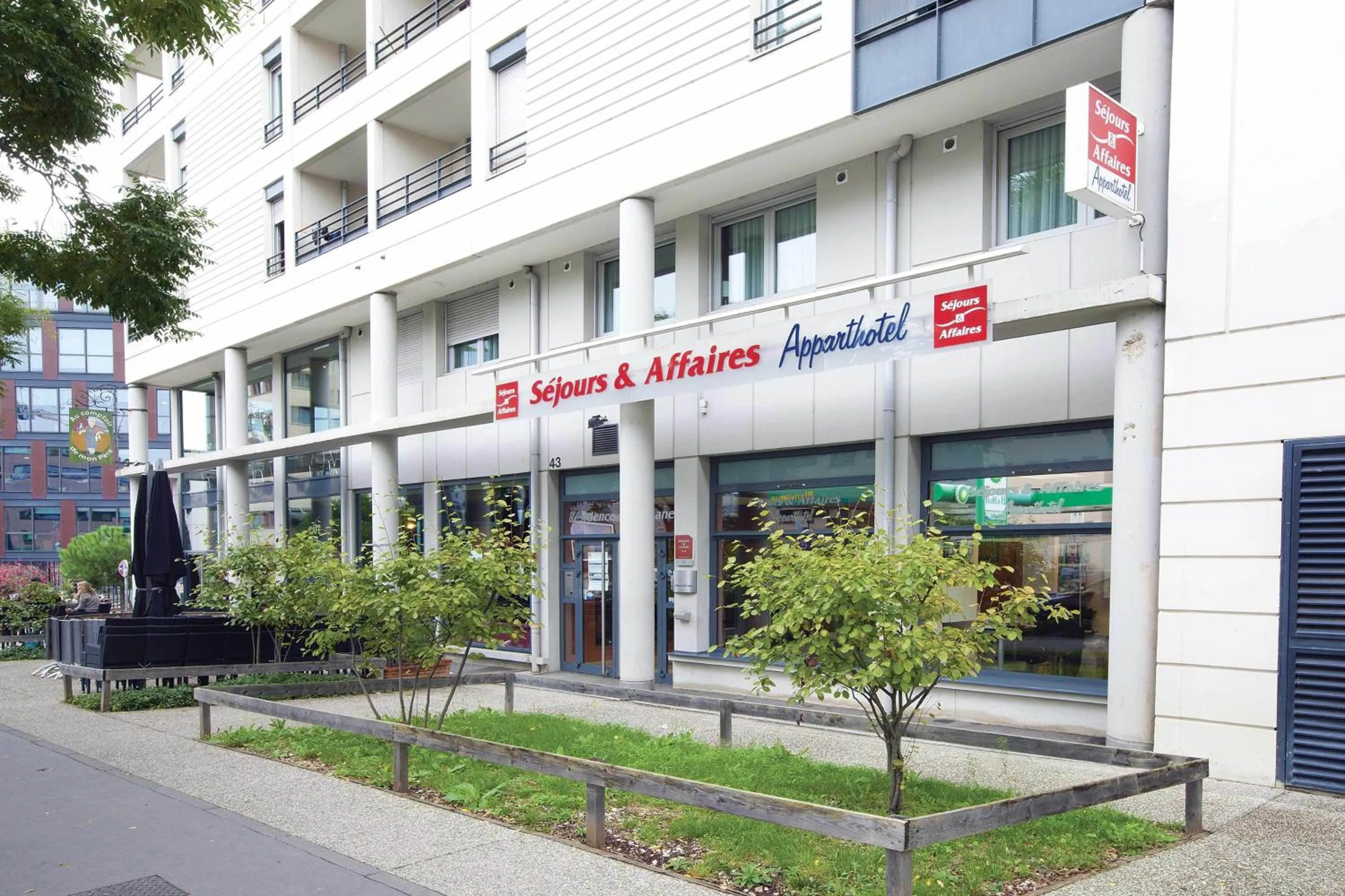 Facade/entrance in Séjours & Affaires Lyon Park Lane