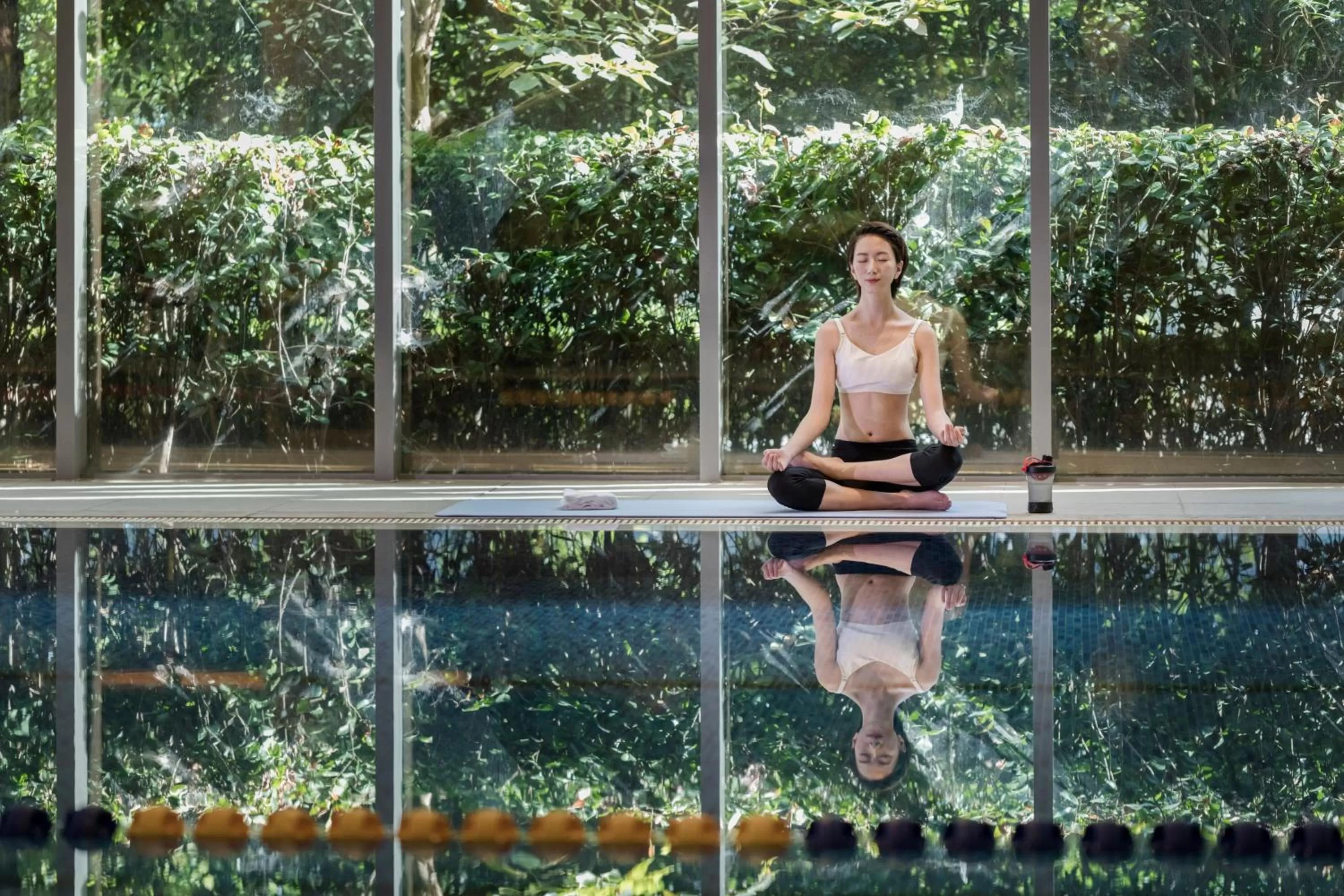 Swimming pool in Pan Pacific Serviced Suites Ningbo