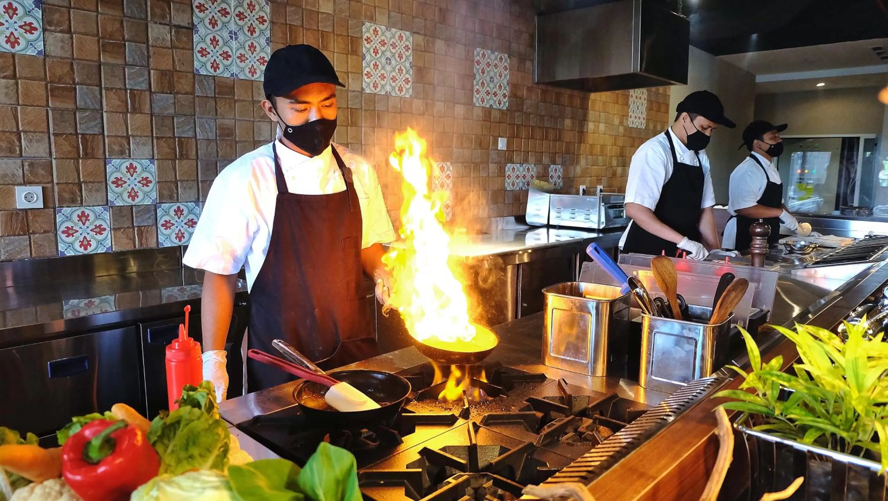 Restaurant/places to eat in Grand Swiss-Belhotel Darmo