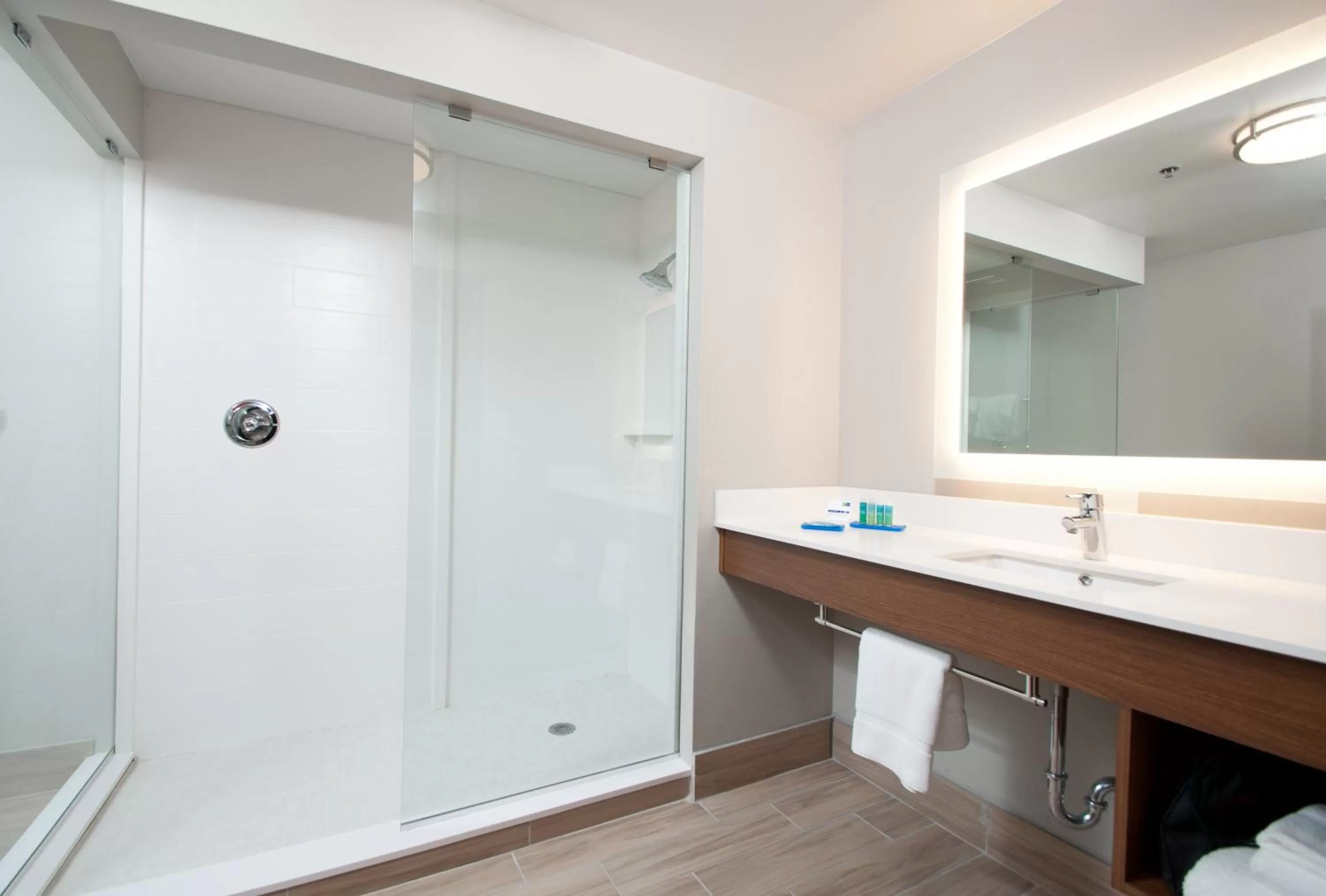 Photo of the whole room in Holiday Inn Express Quantico - Stafford by IHG