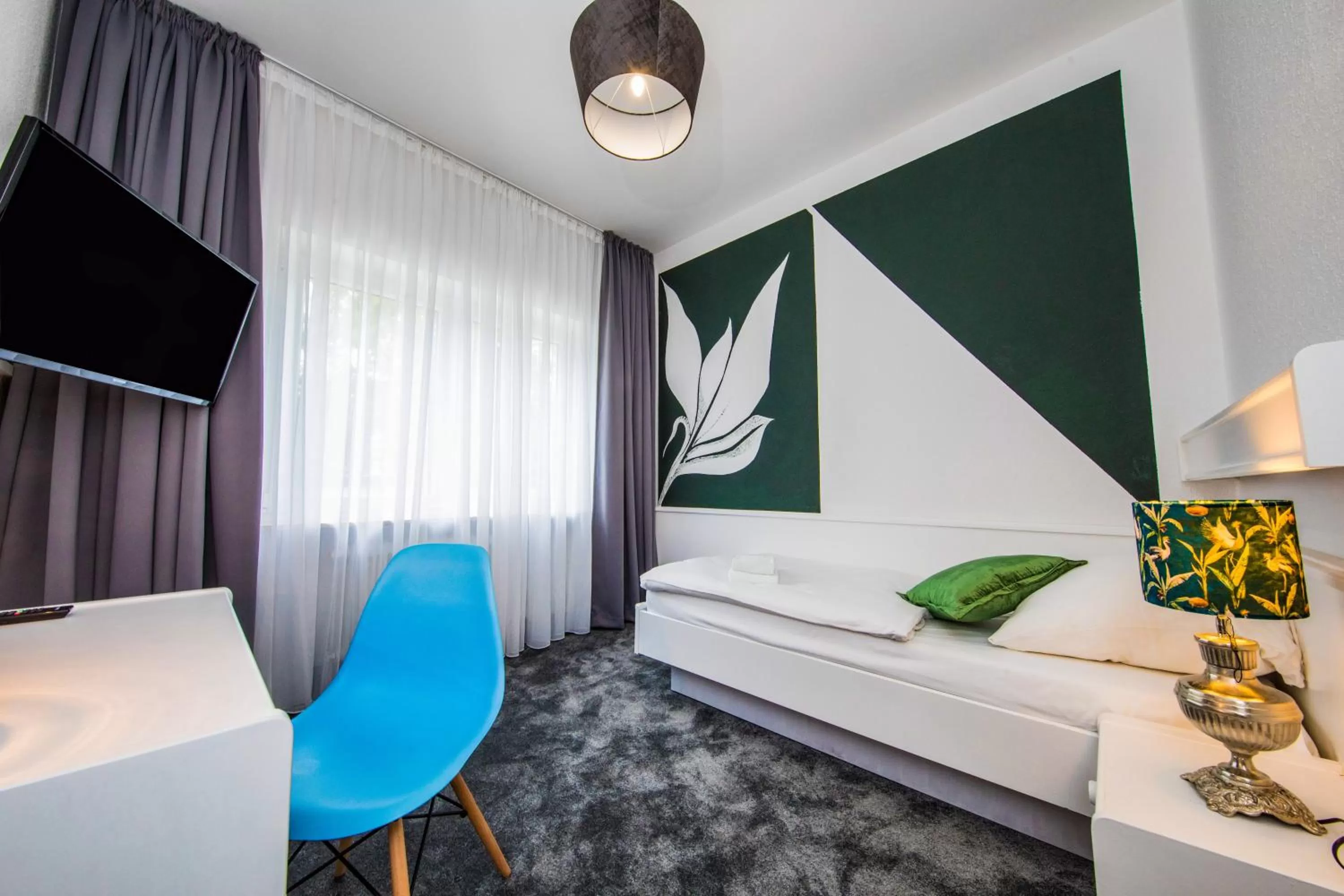 TV and multimedia, Bed in Kleines Hotel Heimfeld