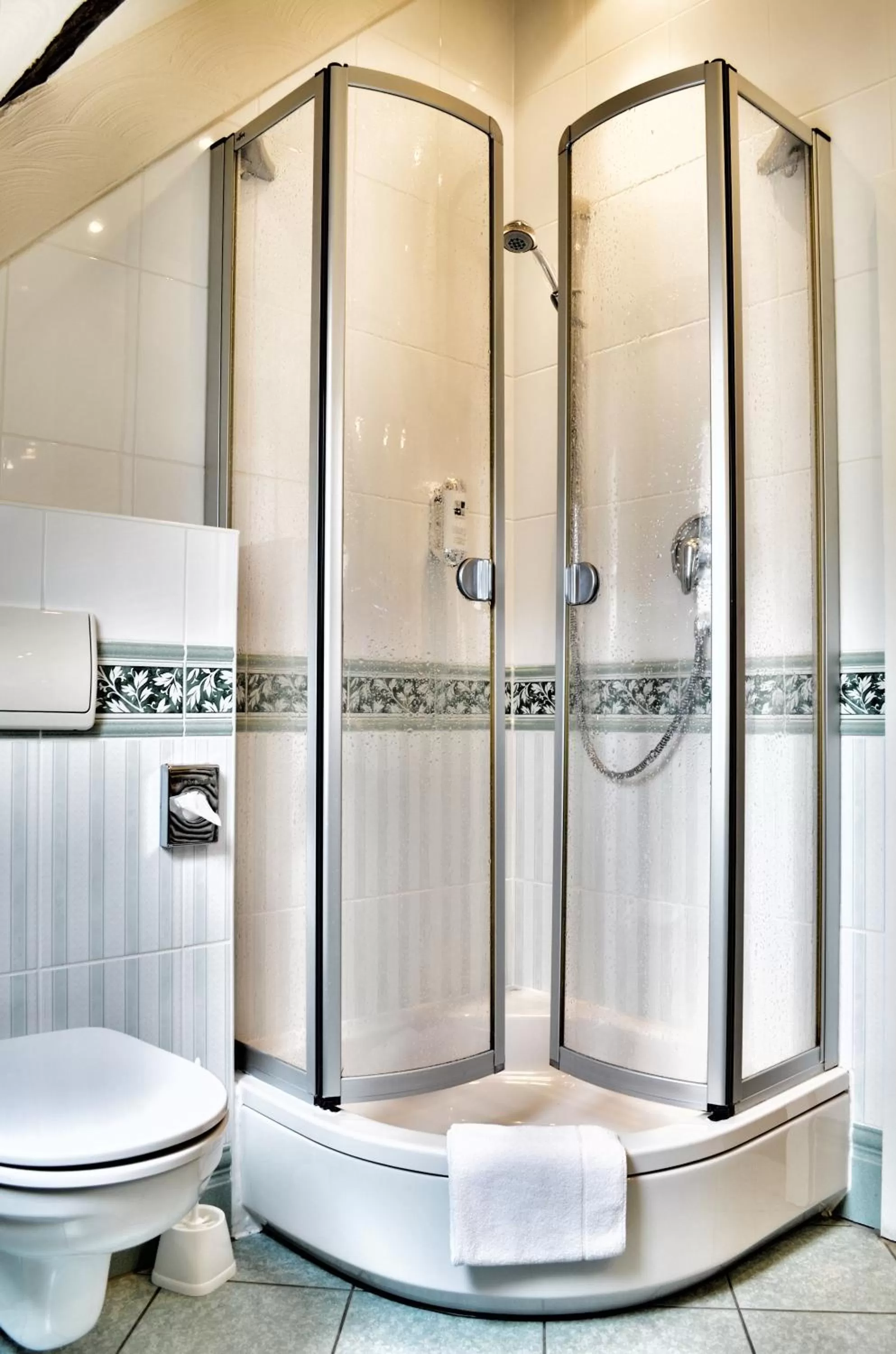 Shower in Horchem Hotel-Restaurant-Café-Bar