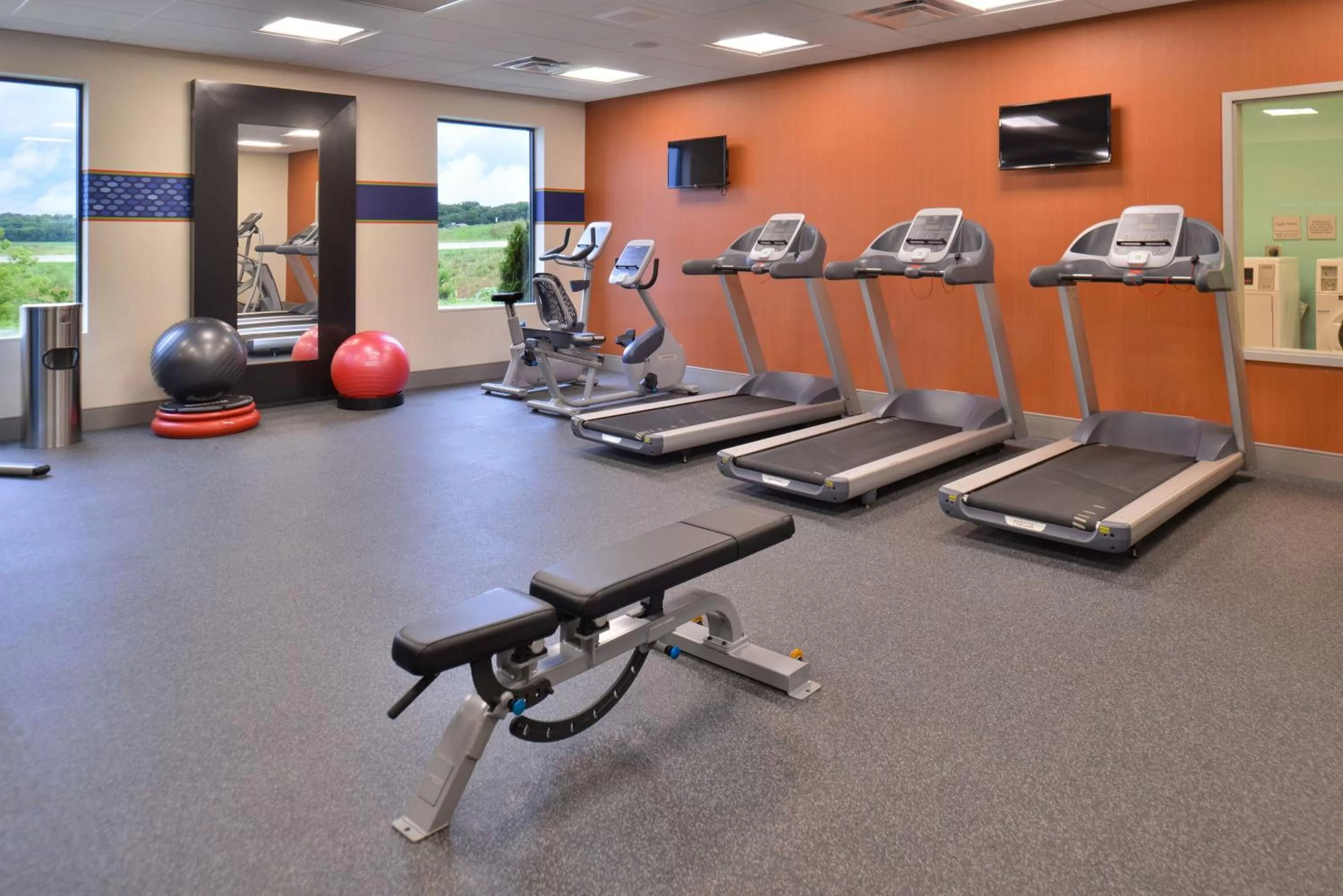 Fitness centre/facilities in Hampton Inn and Suites Ames, IA