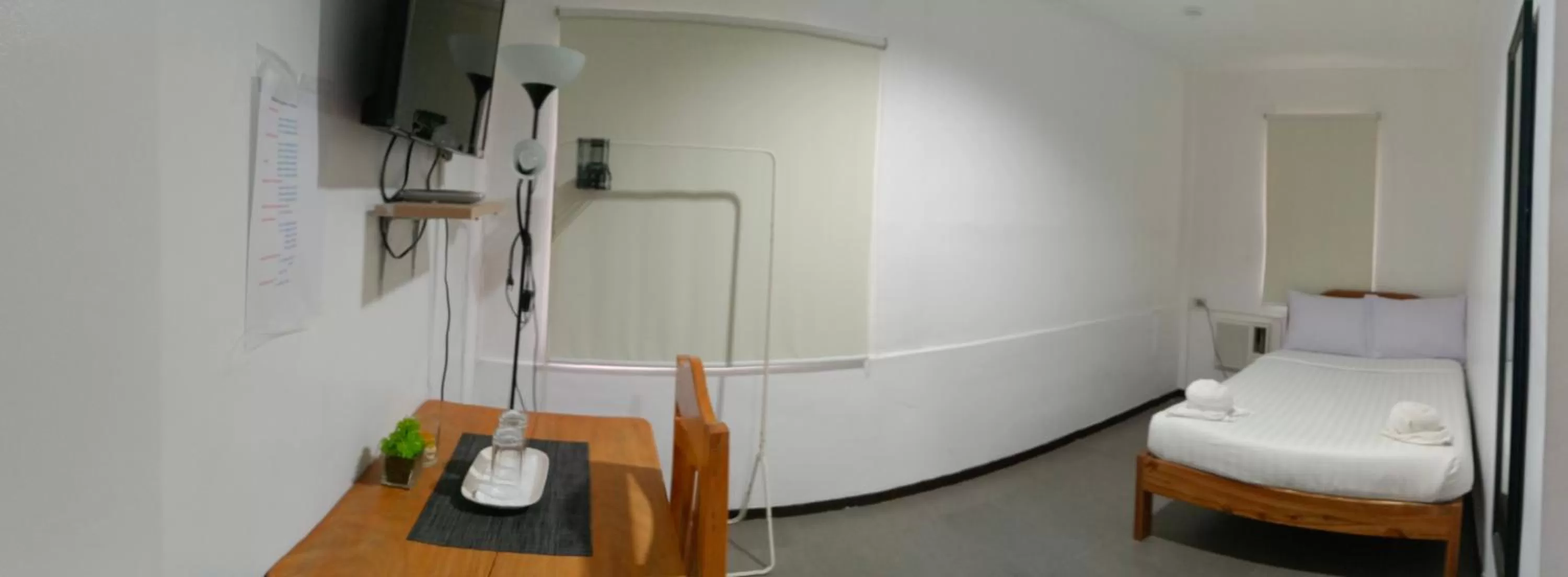 Photo of the whole room, Bed in Amor's Place