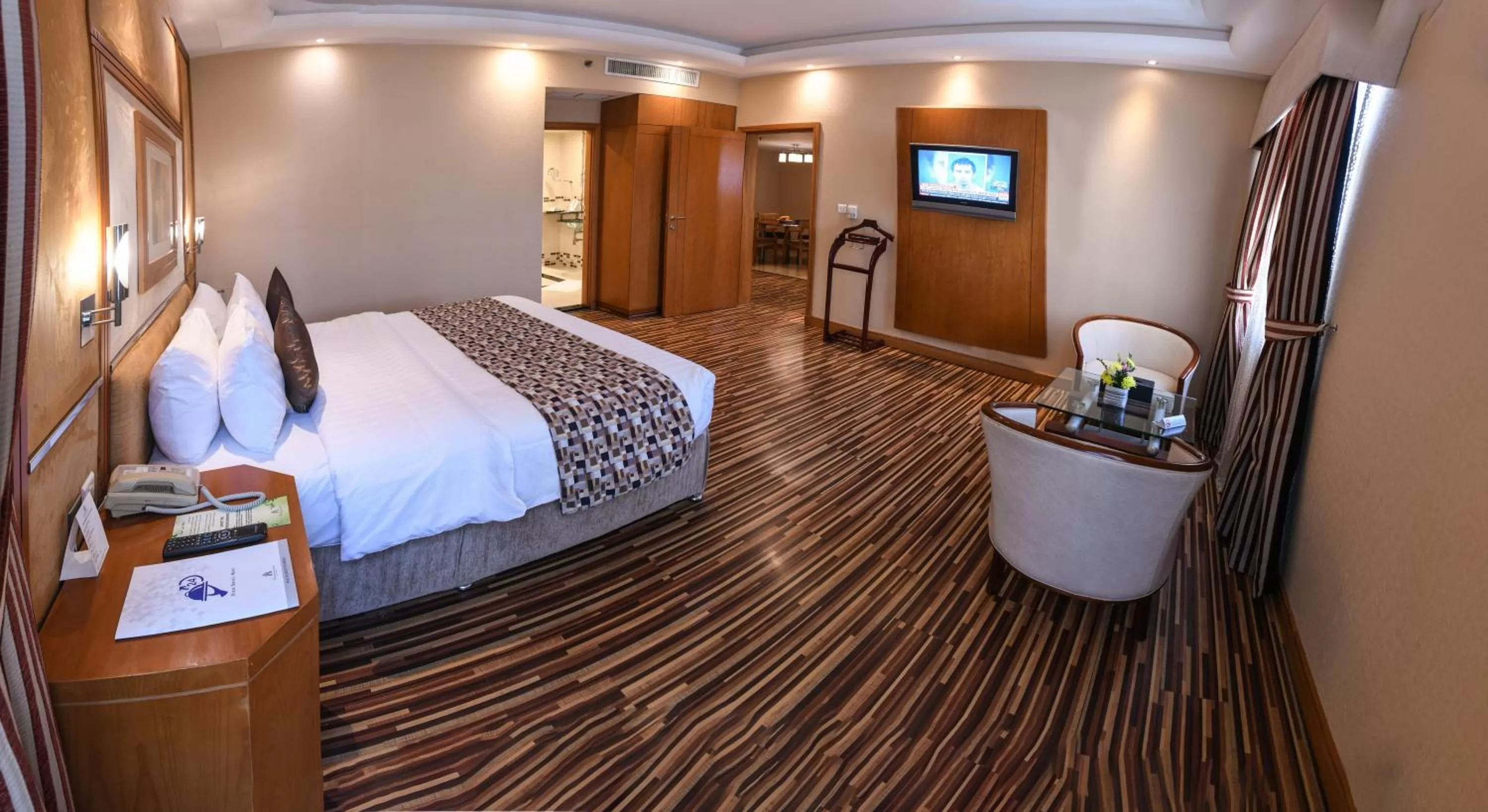 Coffee/tea facilities, Bed in Juffair Grand Hotel