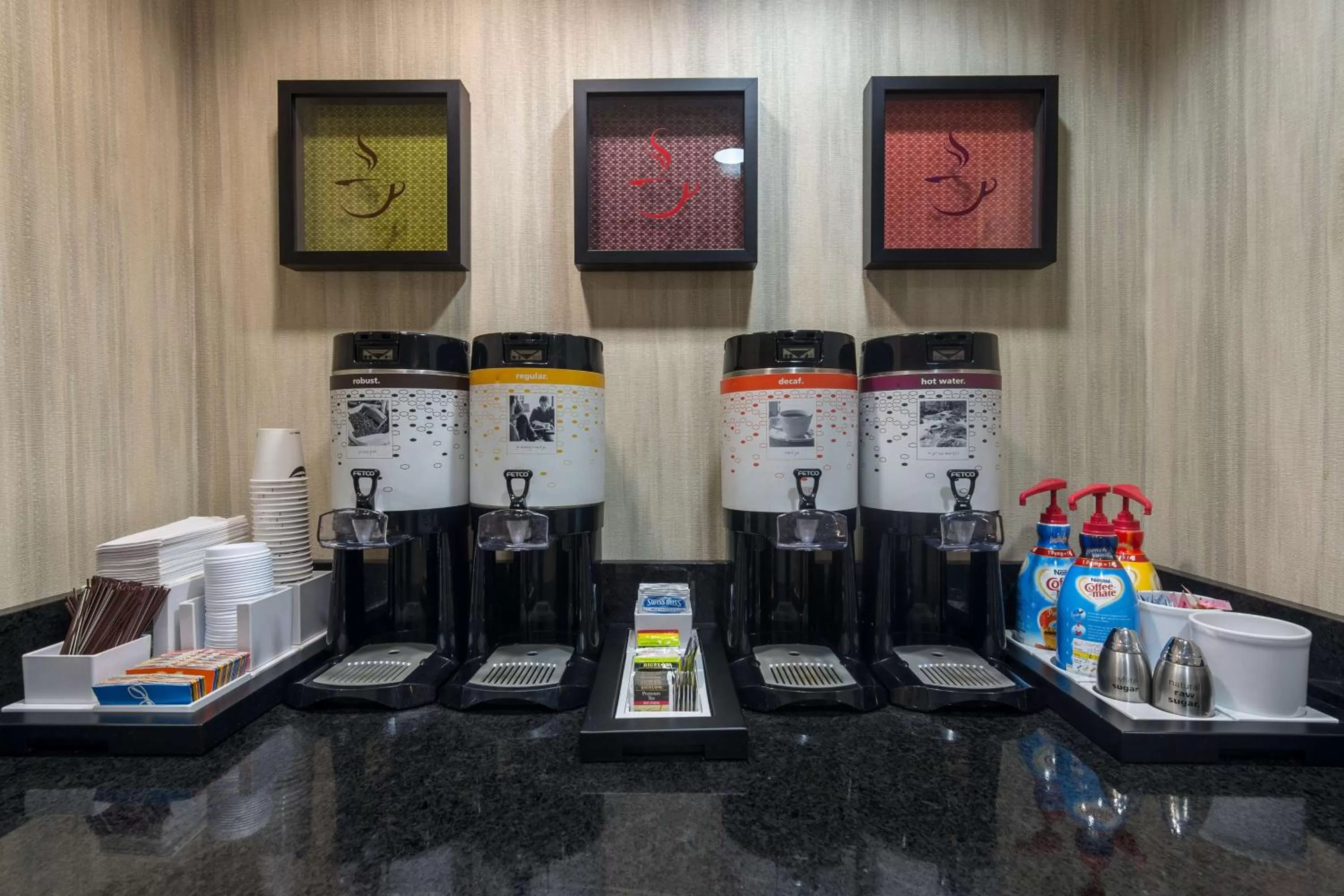 Dining area in Hampton Inn Bangor