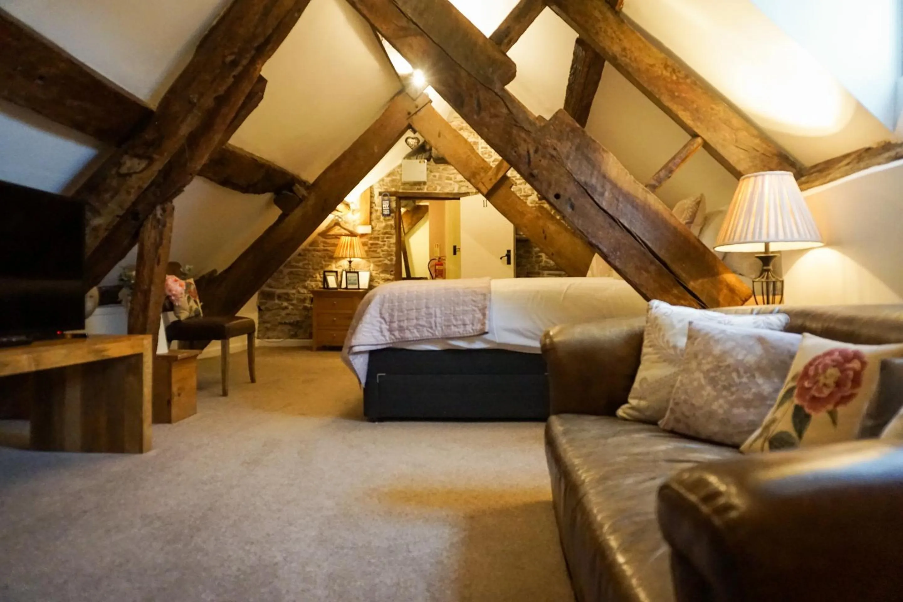 Bedroom in Kings Arms Hotel