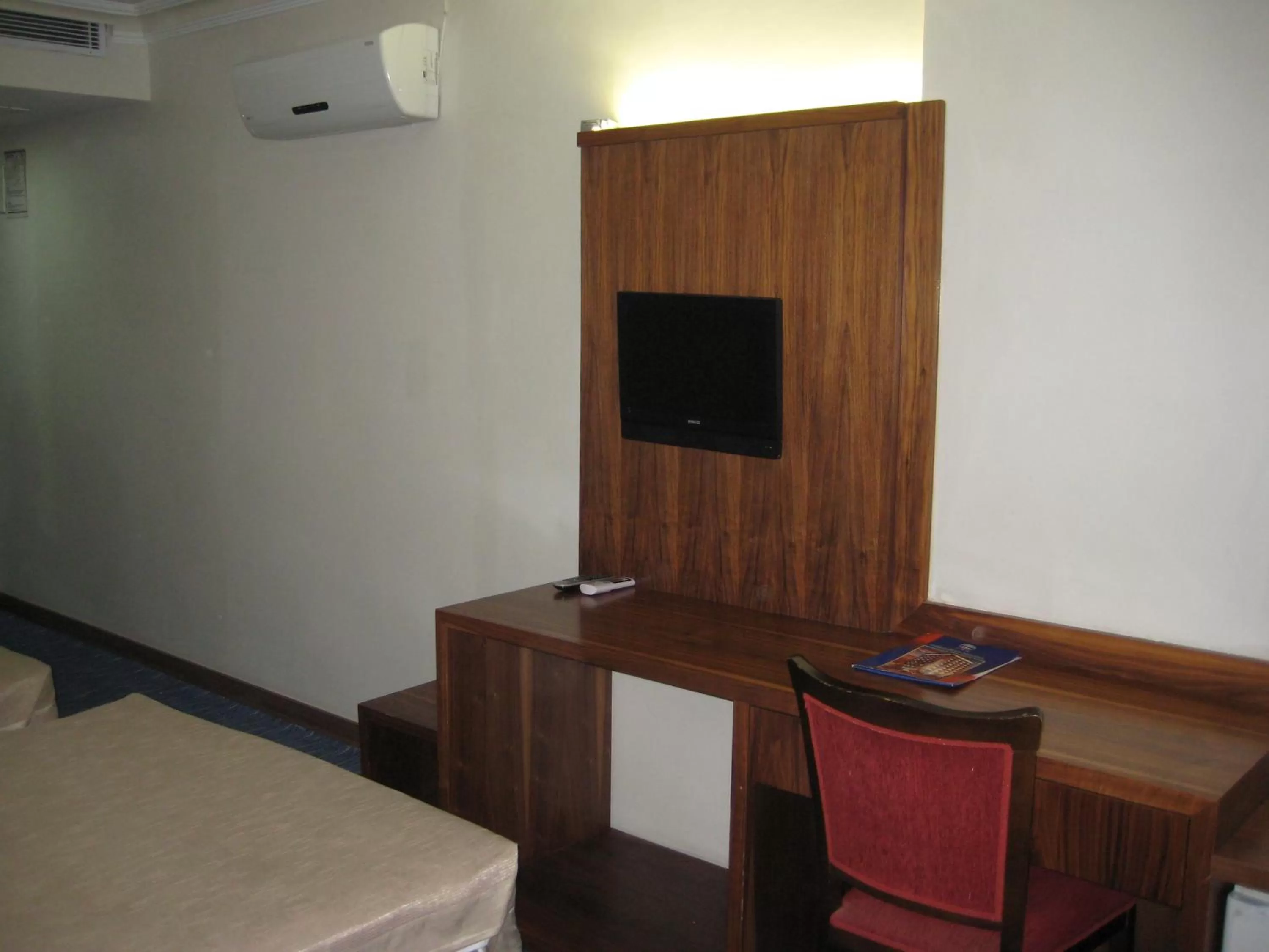TV and multimedia in Miroglu Hotel