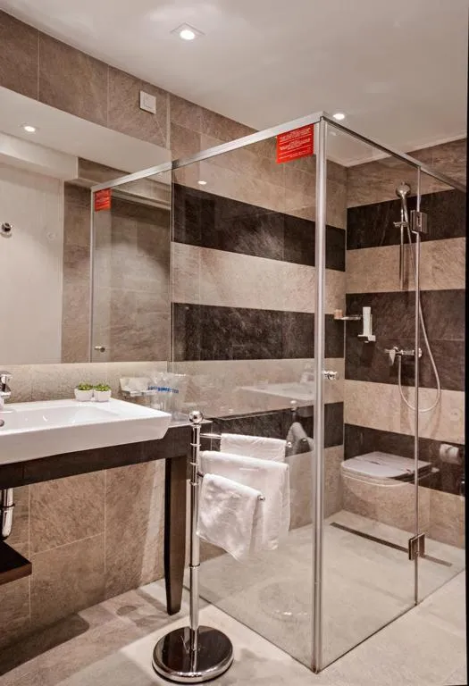 Shower in Hotel President Sarajevo