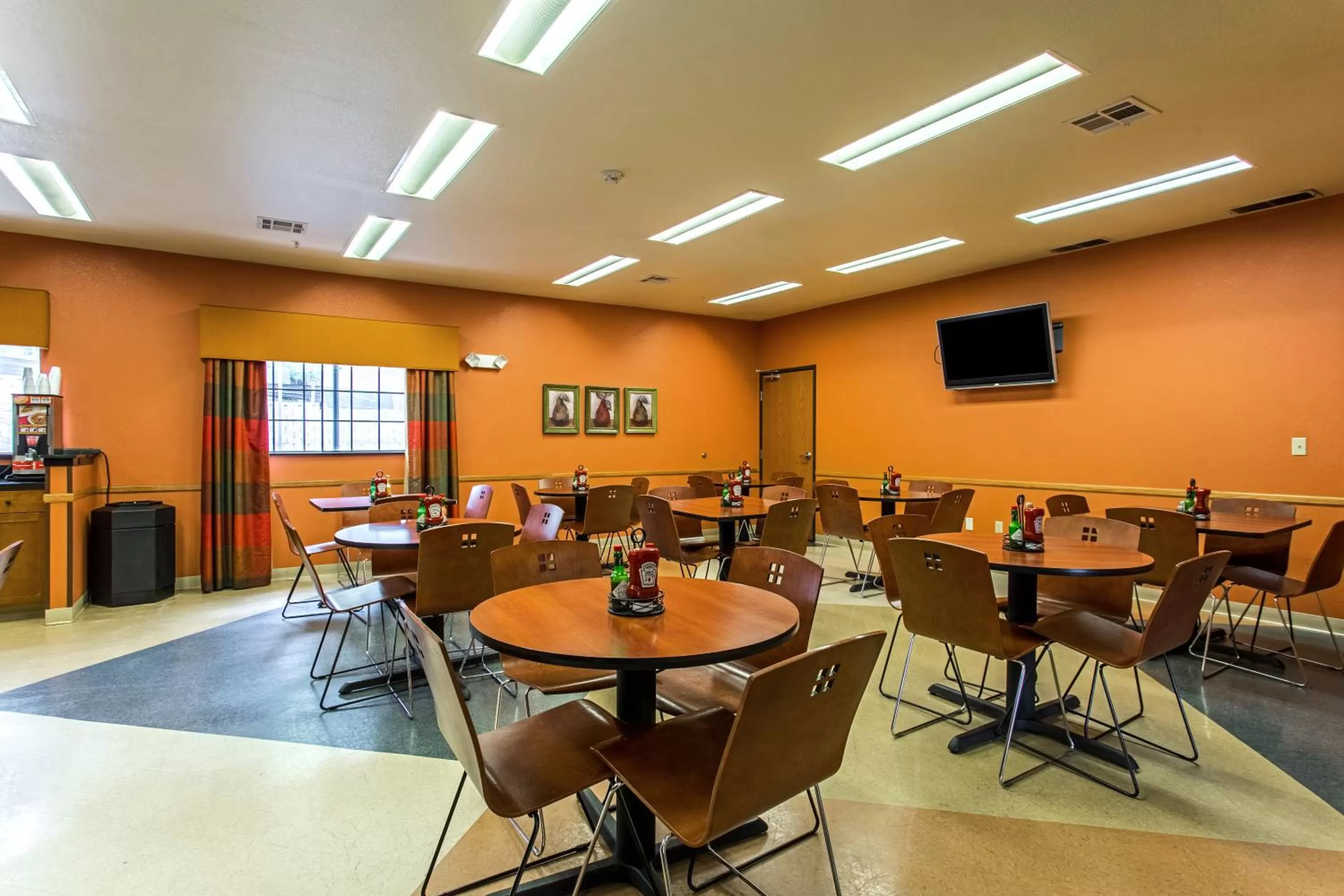 Continental breakfast in Hotel Ruidoso