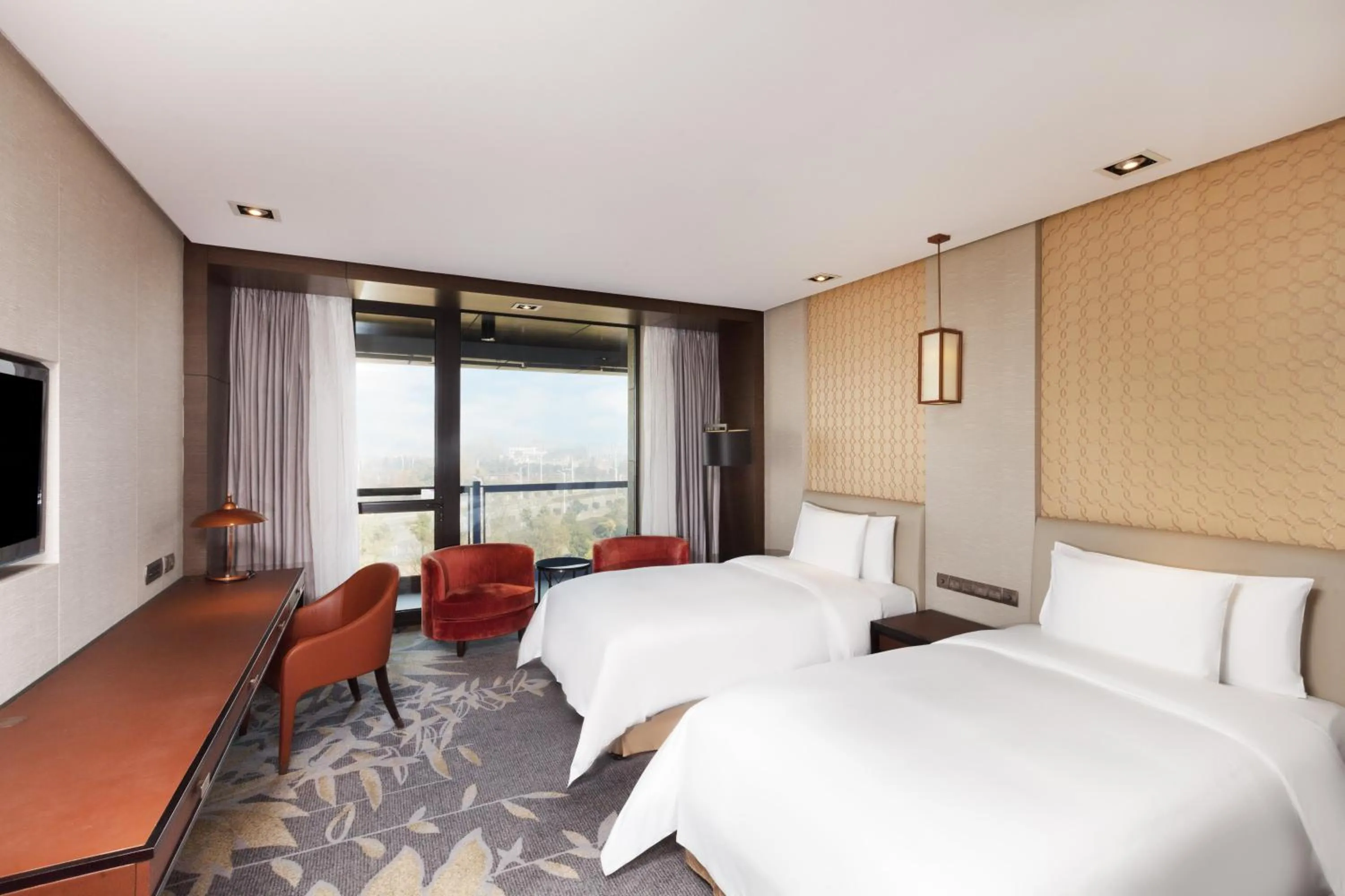 Photo of the whole room, Bed in Crowne Plaza Xuzhou Dalong Lake by IHG
