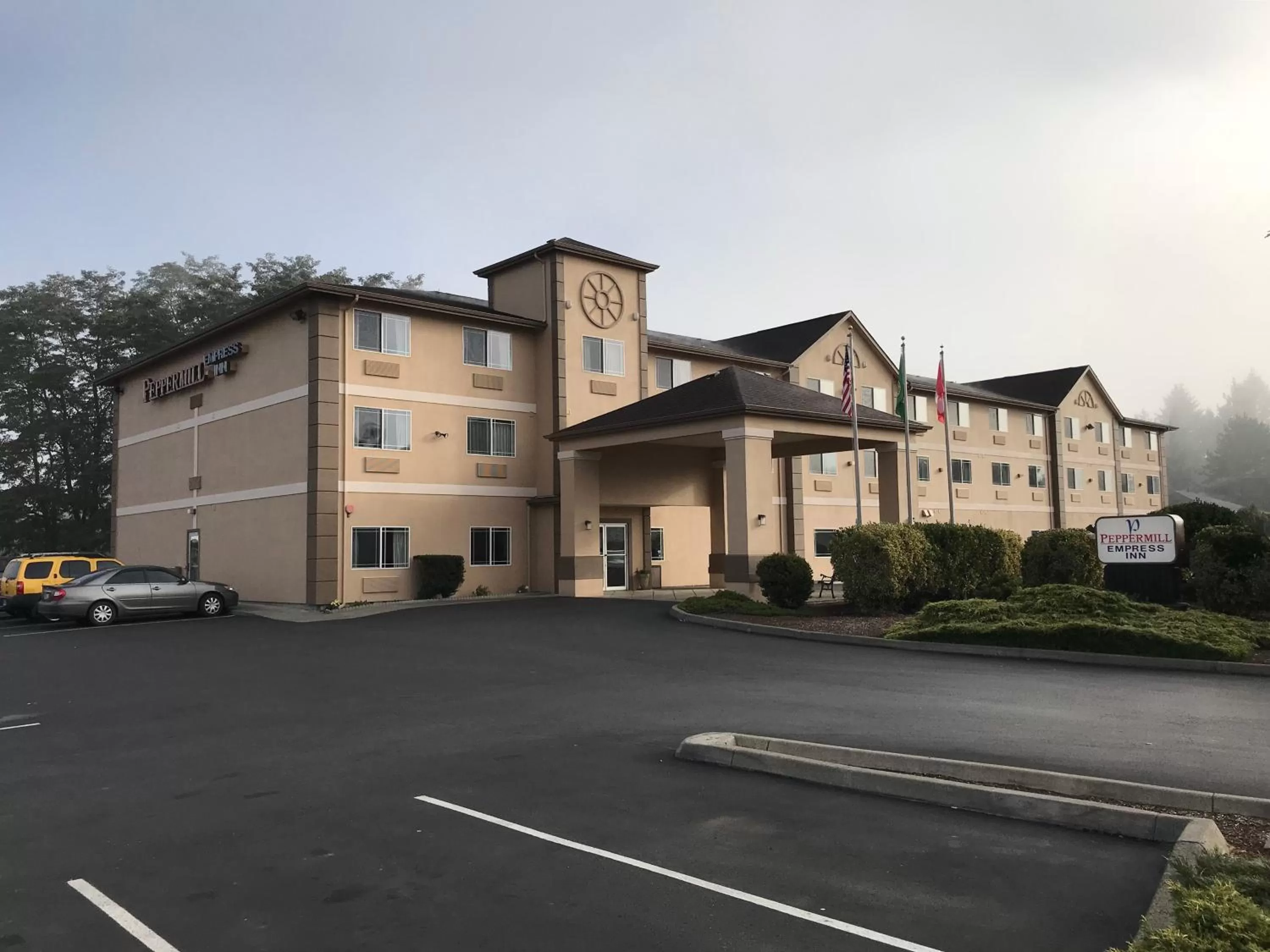 Property building in Peppermill Empress Inn