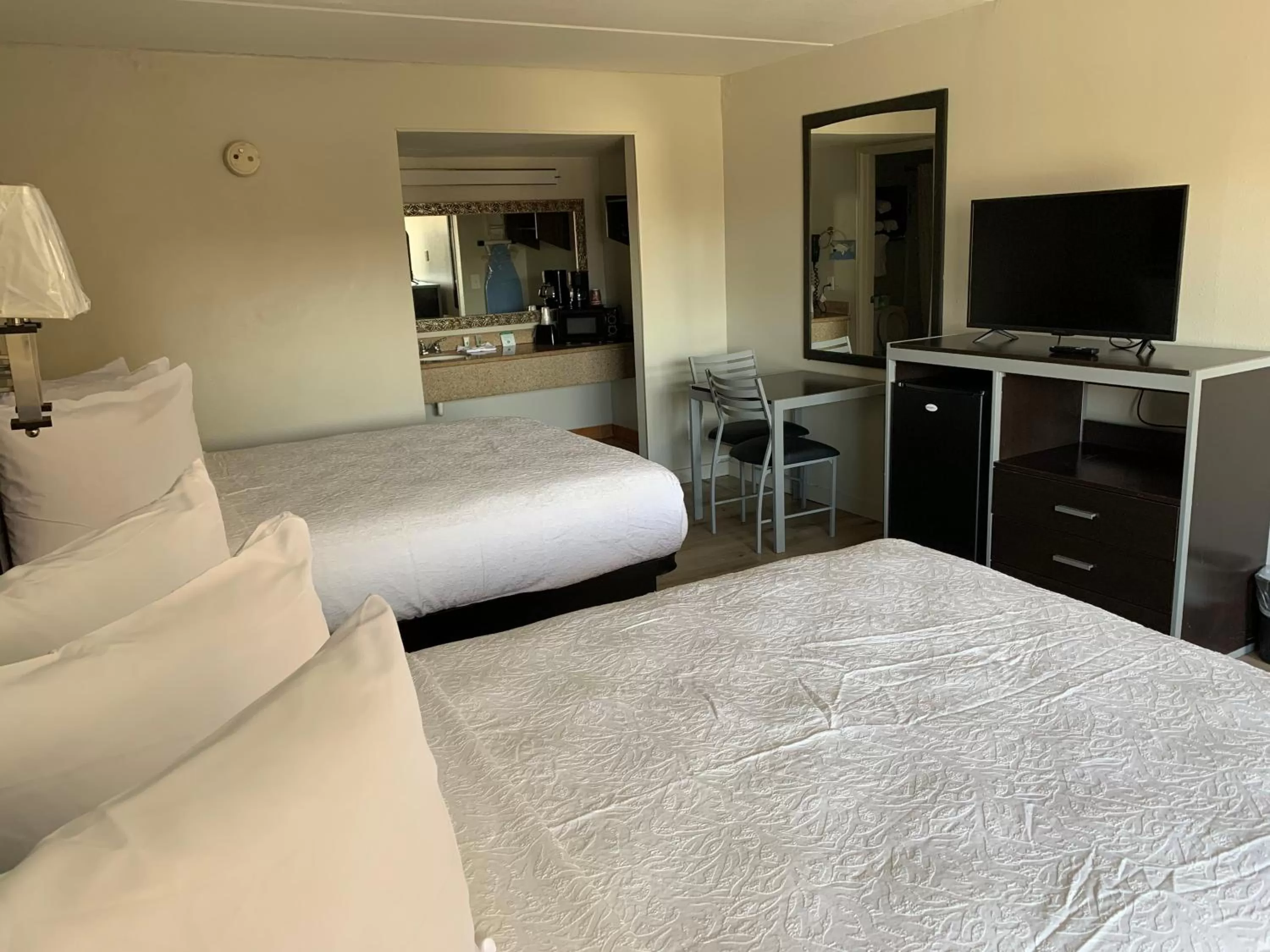 Bedroom, Bed in South Padre Island Lodge