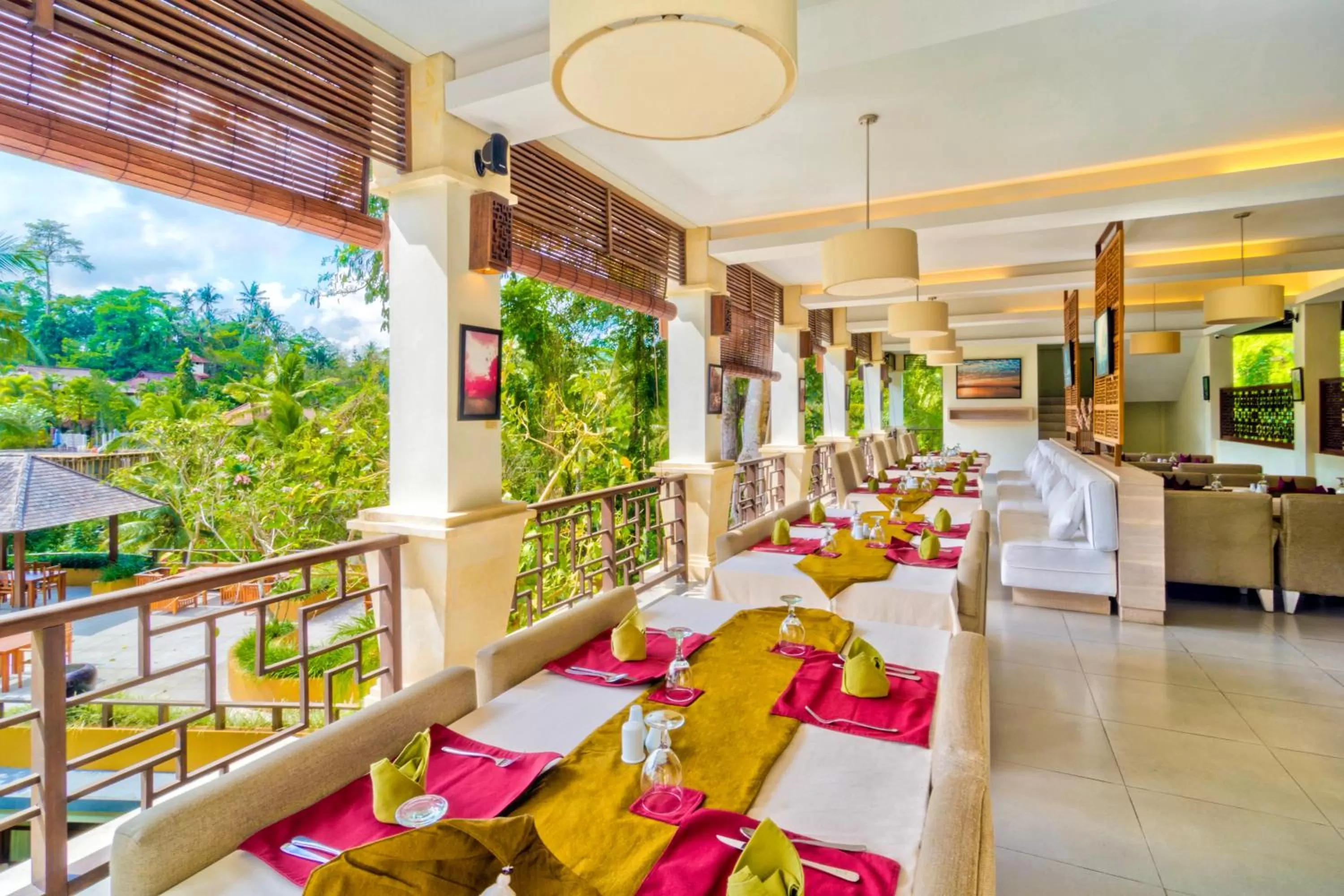 Restaurant/places to eat in Labak River Hotel by EPS