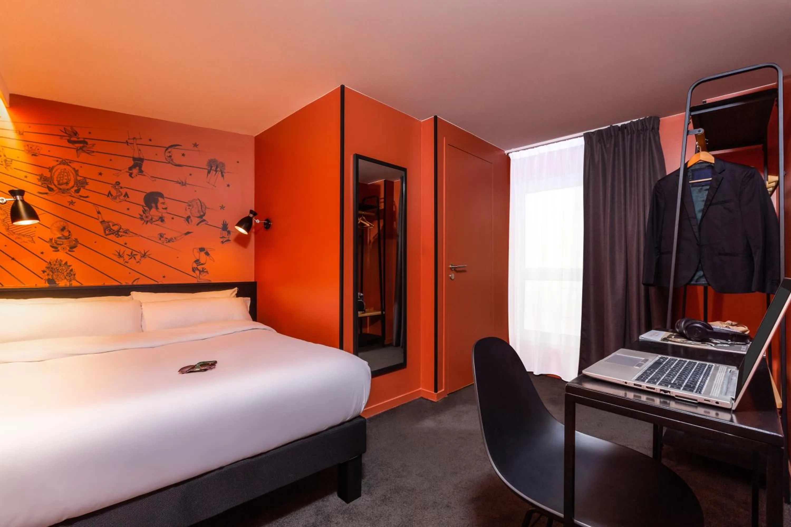 Photo of the whole room, Bed in Ibis Styles Paris Gare de l'Est Magenta