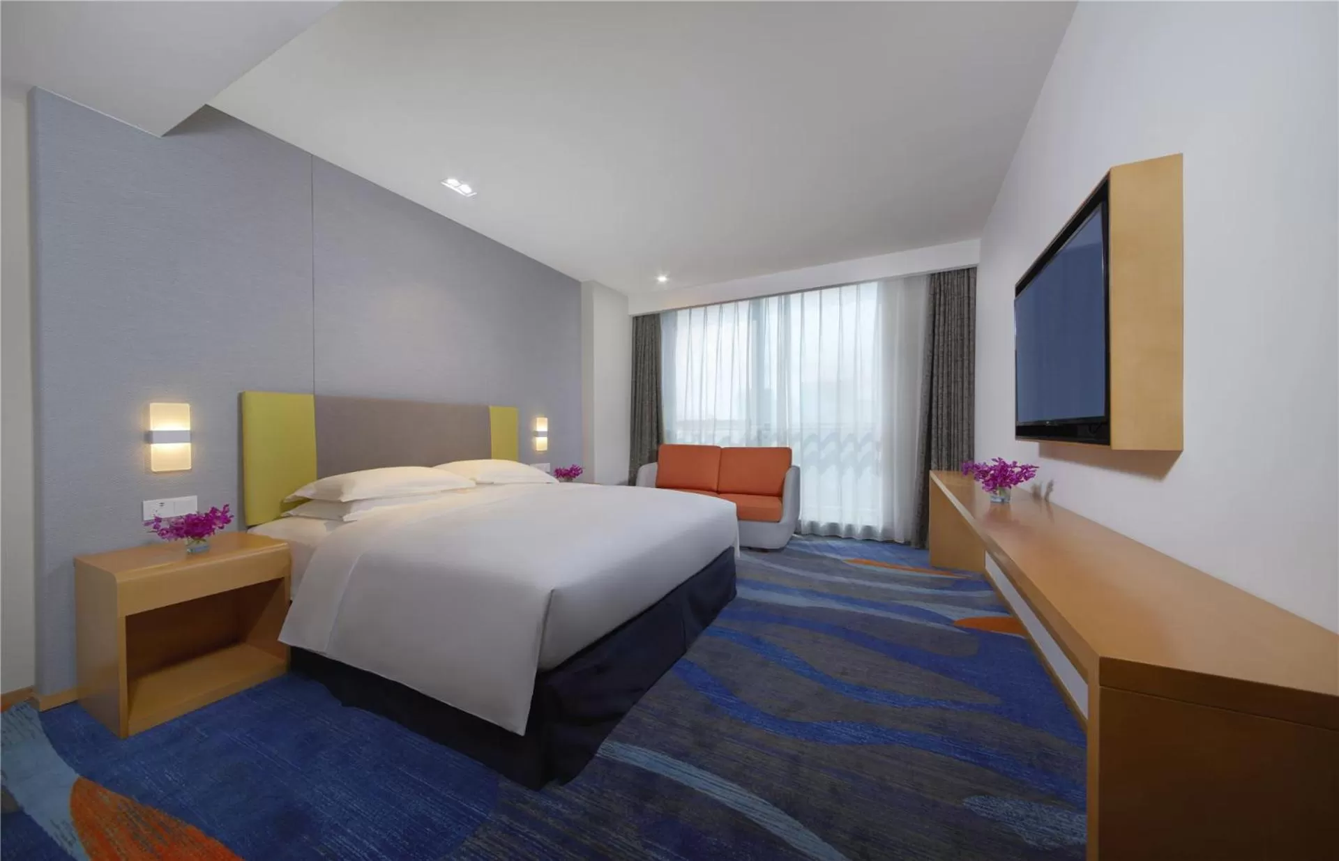 Photo of the whole room, Bed in Holiday Inn Express Zhengzhou Zhengdong by IHG