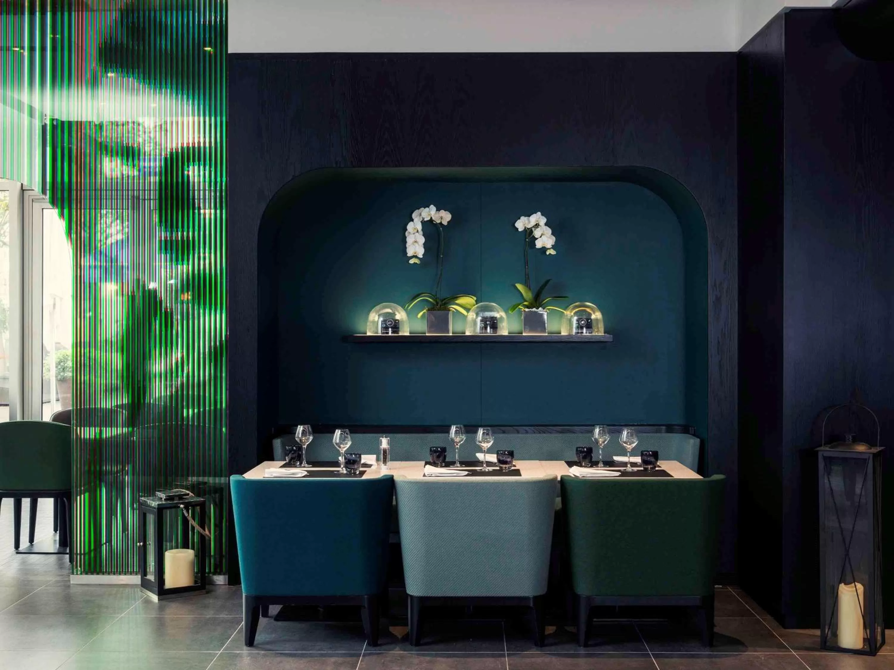 Restaurant/places to eat in Mercure Paris Boulogne