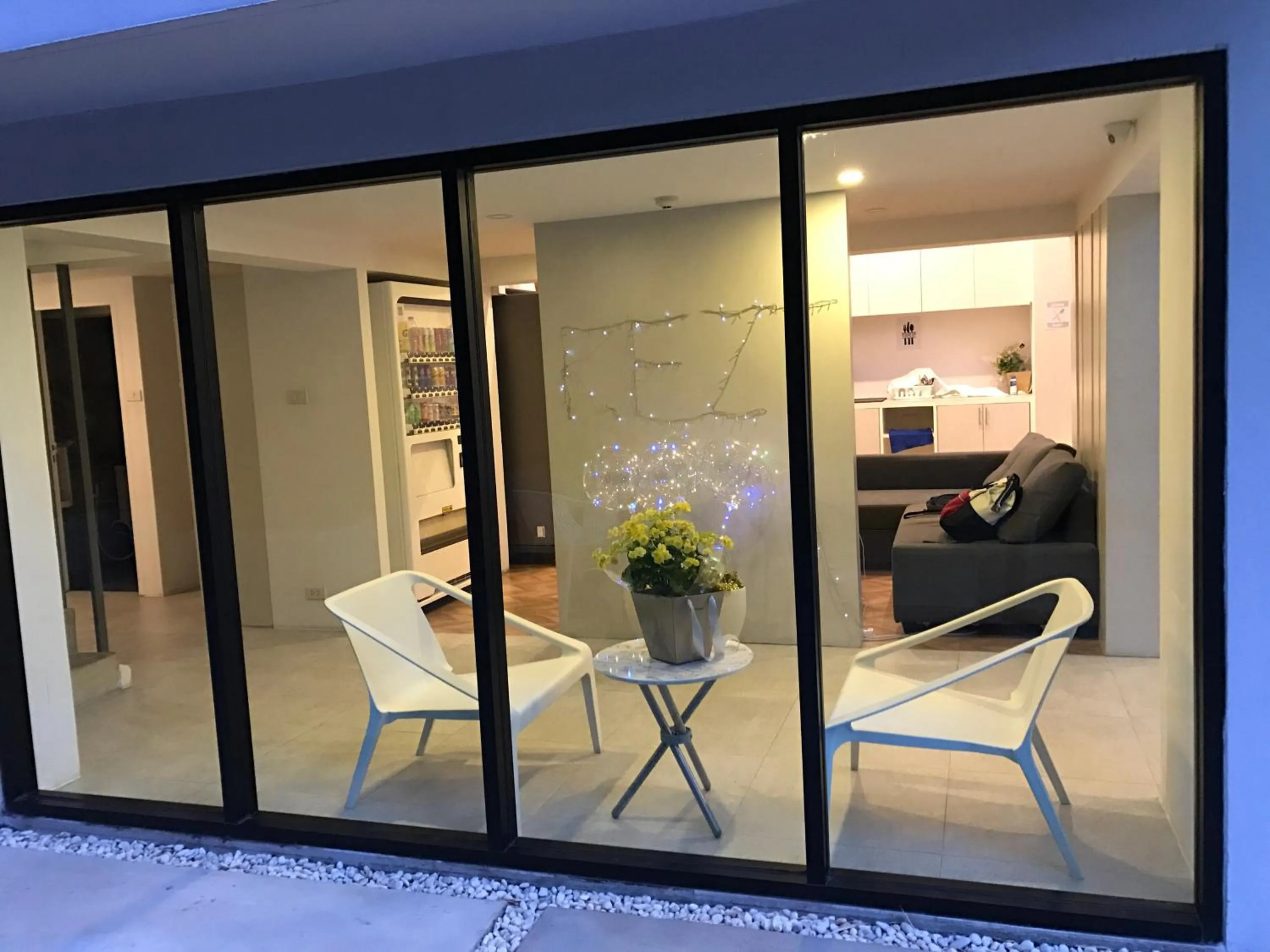 Communal lounge/ TV room in Rezt Bangkok