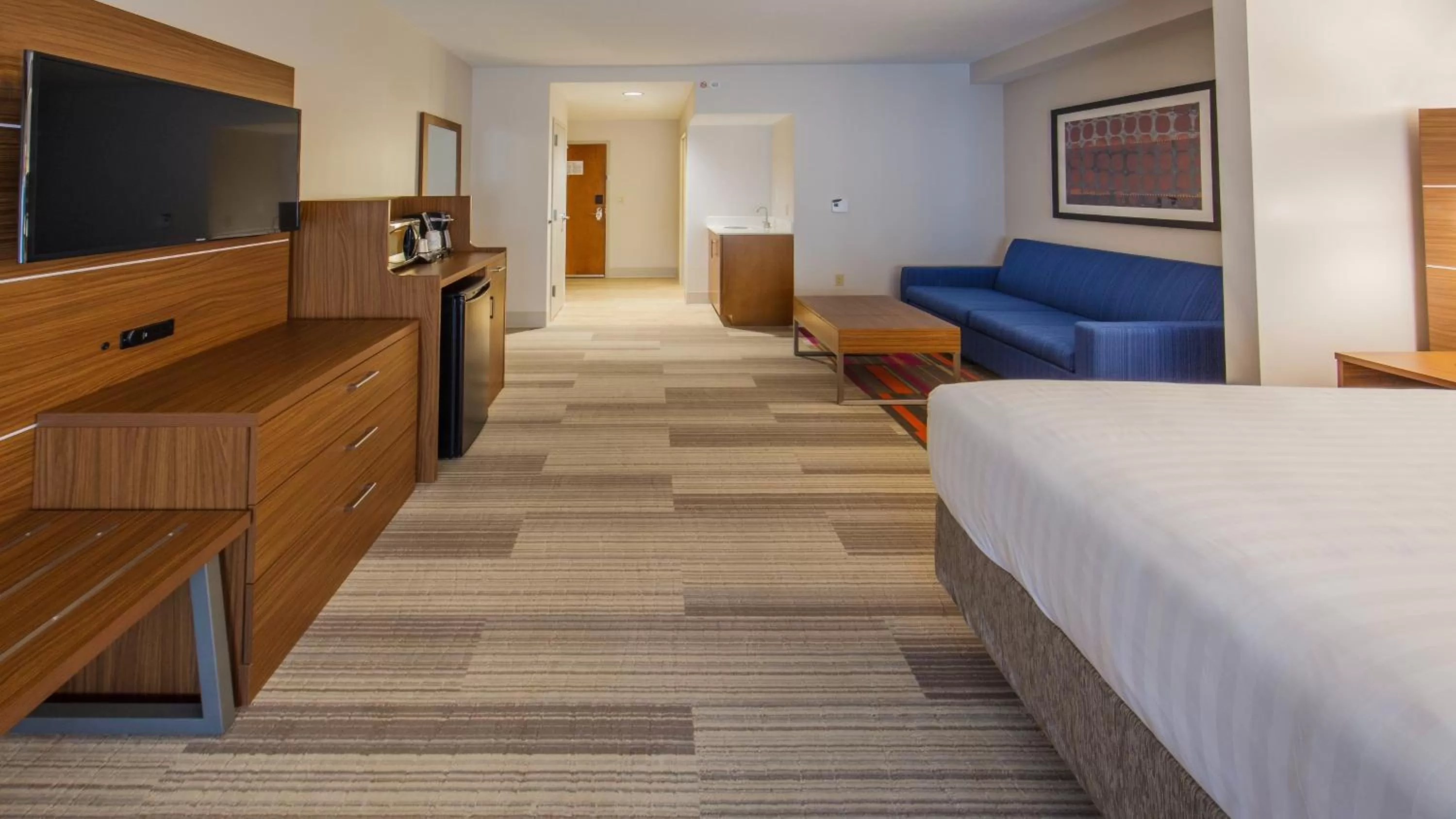 Photo of the whole room, Bed in Holiday Inn Express Gatlinburg Downtown by IHG