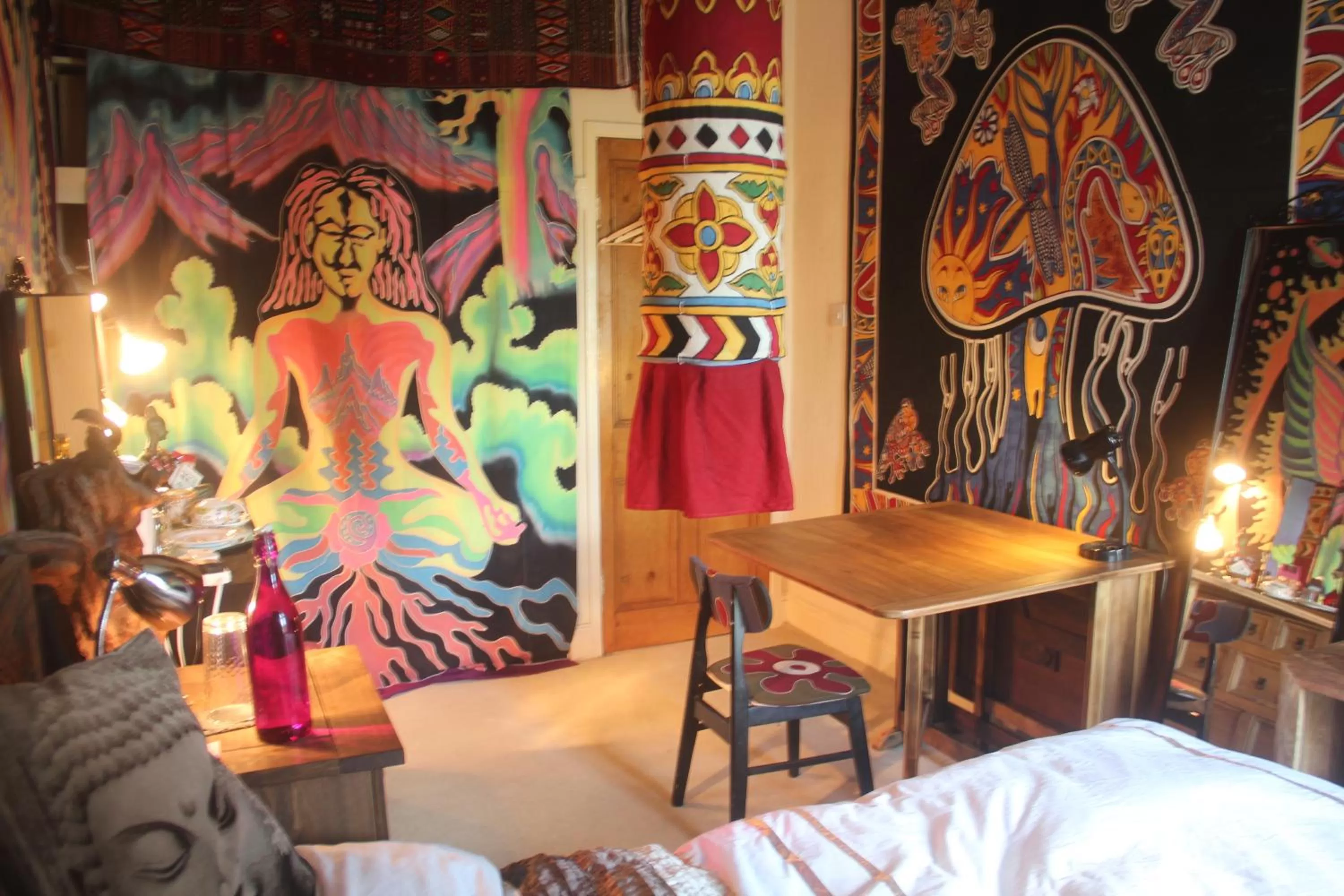 Photo of the whole room in Bradford Digs