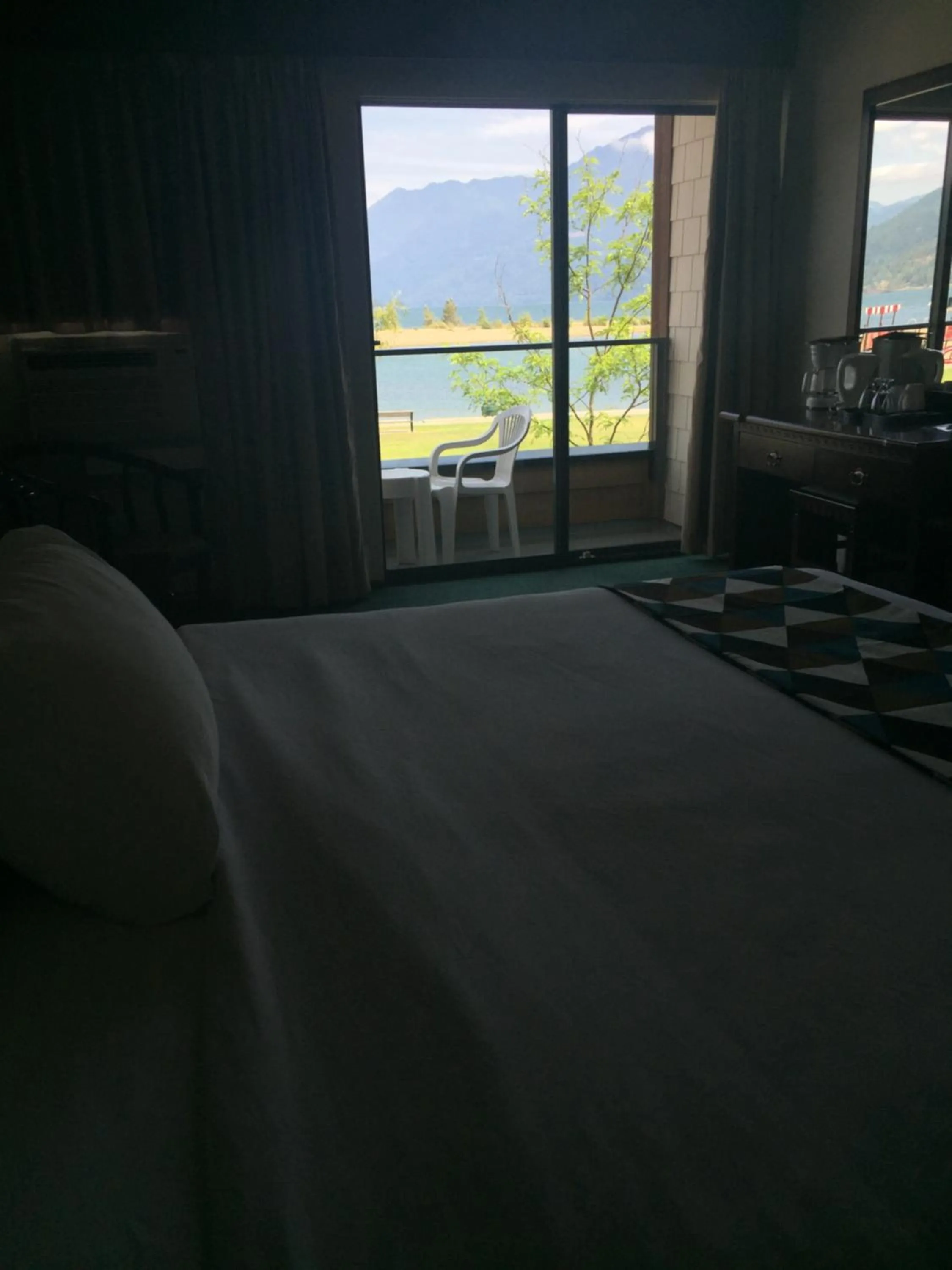 Bed in Spring Villa Hotel