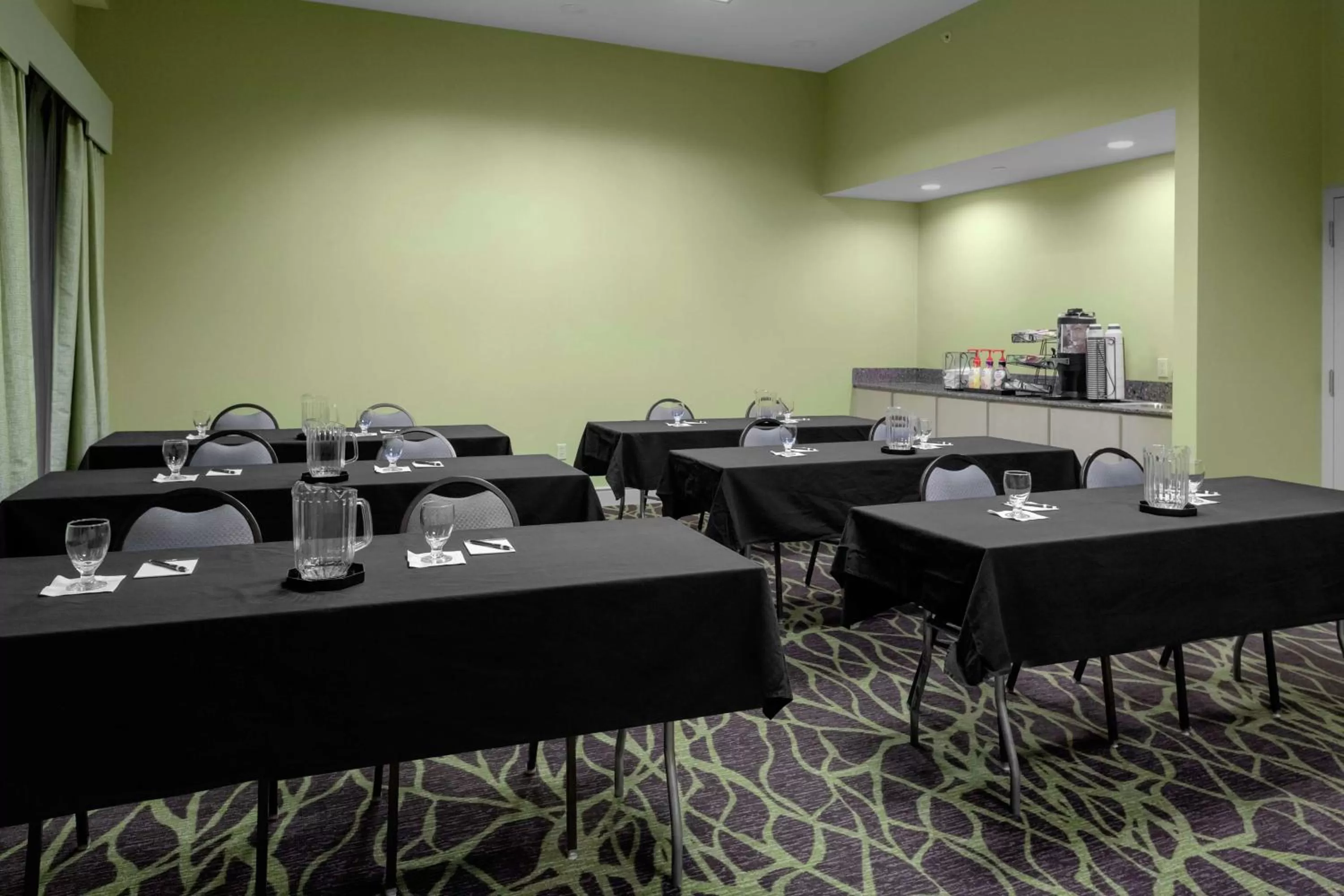 Meeting/conference room in Homewood Suites by Hilton Tallahassee