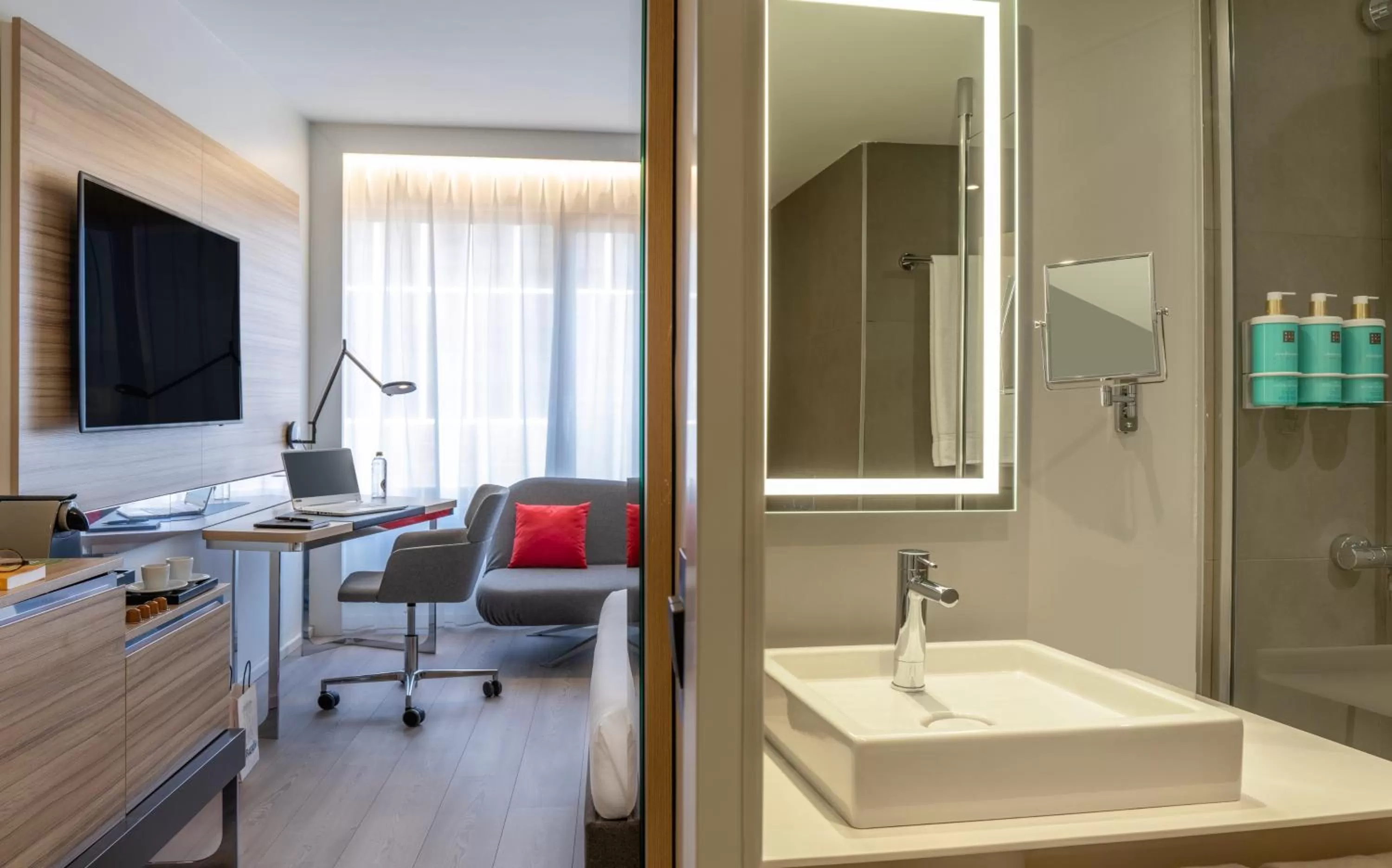 Bathroom in Novotel Campo De Las Naciones