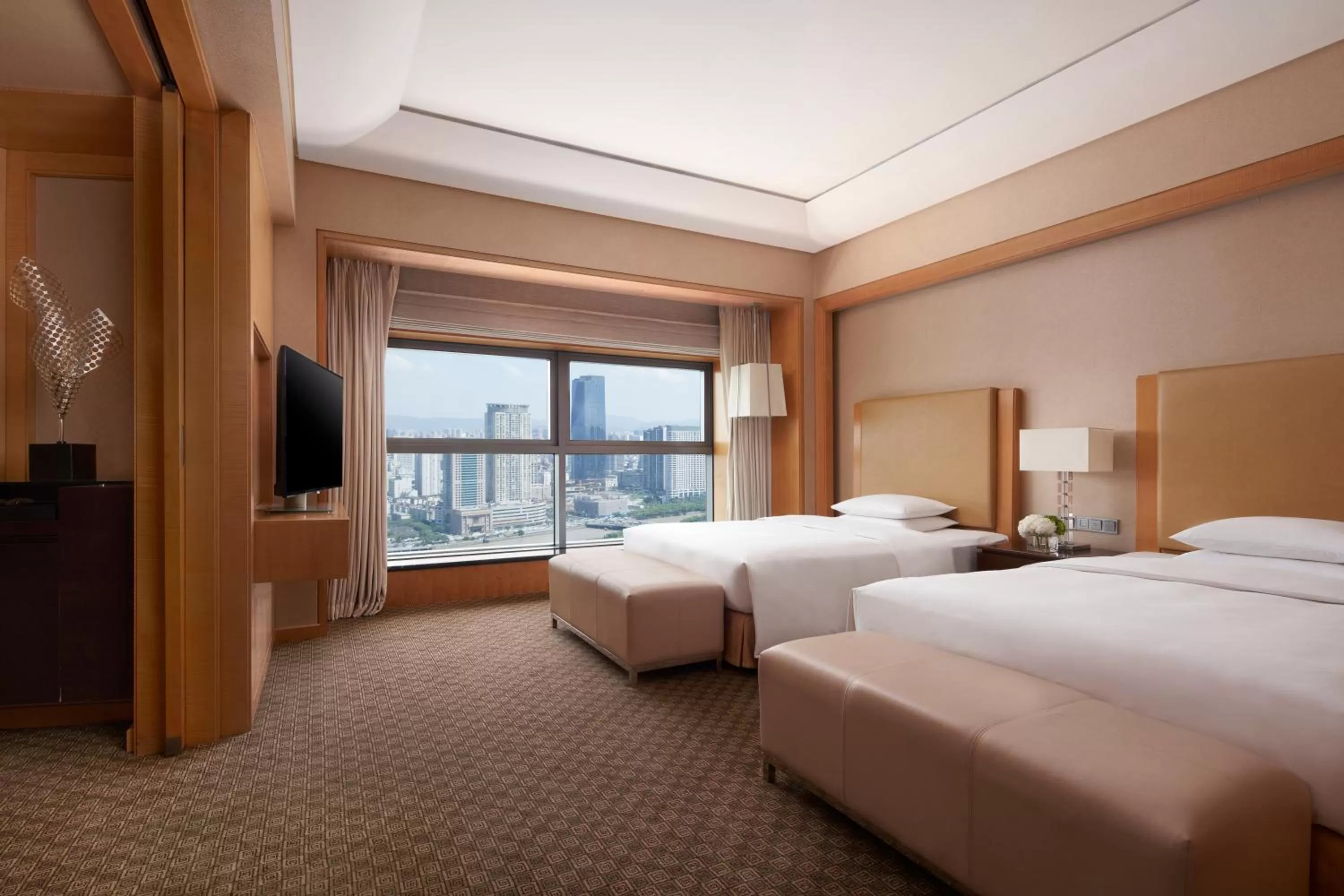 Property building, Bed in Ningbo Marriott Hotel