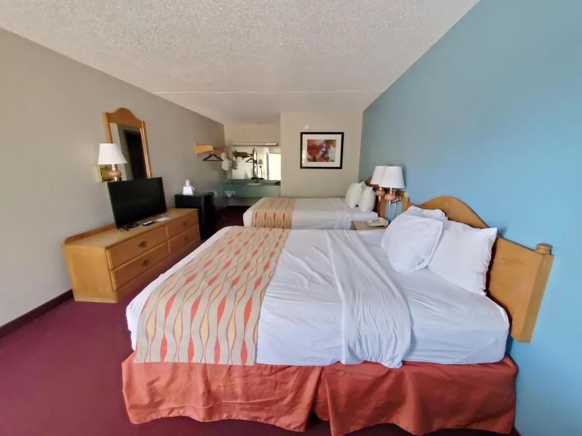 Bed in Spinning Wheel Inn