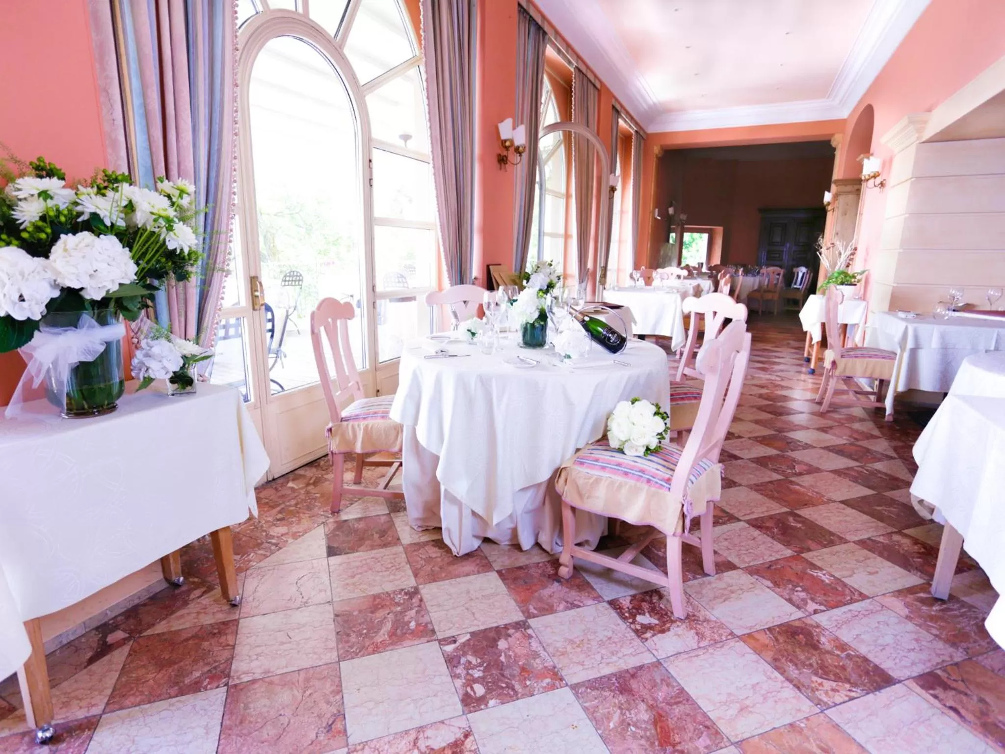 Restaurant/places to eat in Hotel Colonne