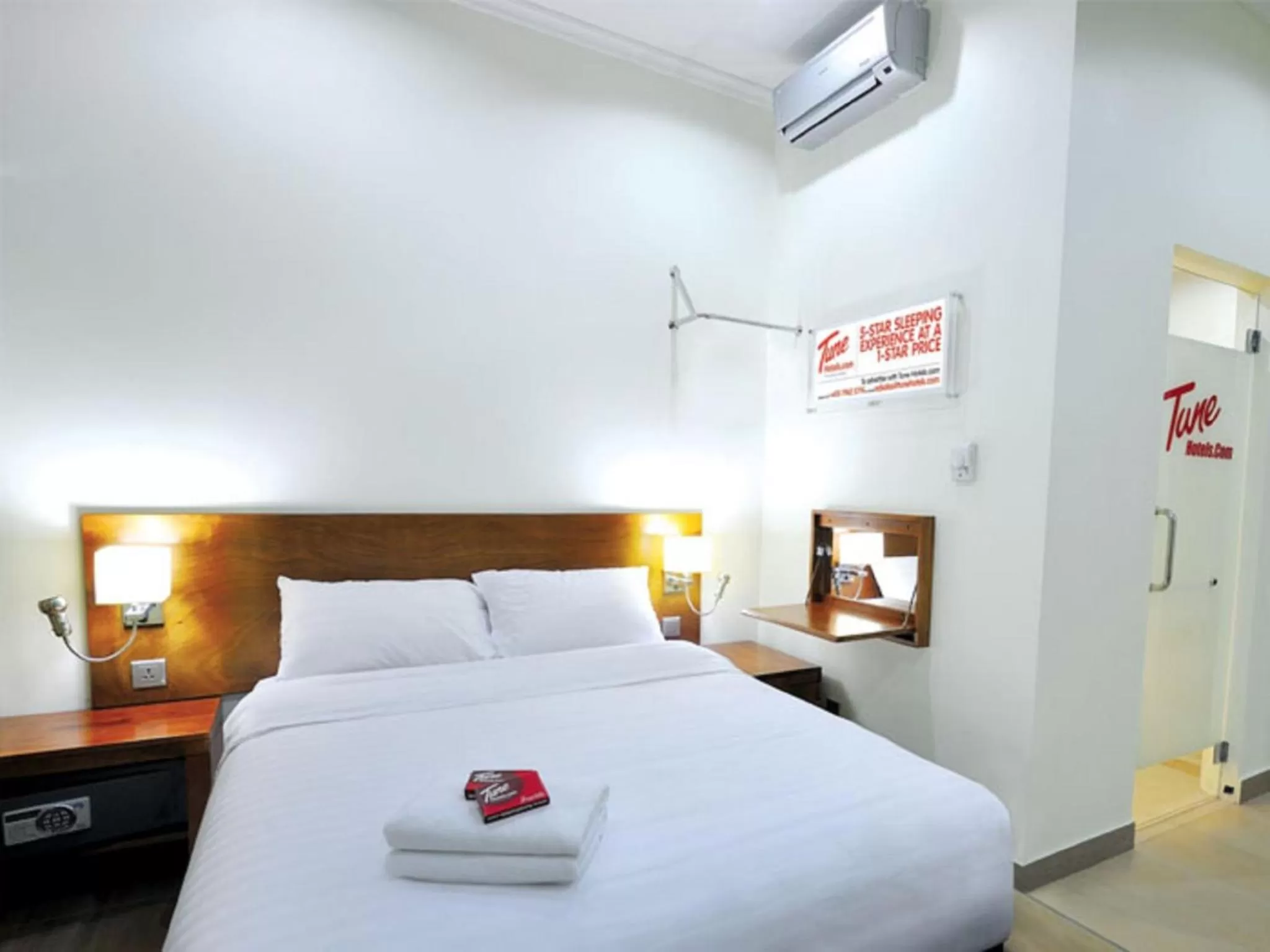 Photo of the whole room, Bed in Tune Hotel - Waterfront Kuching