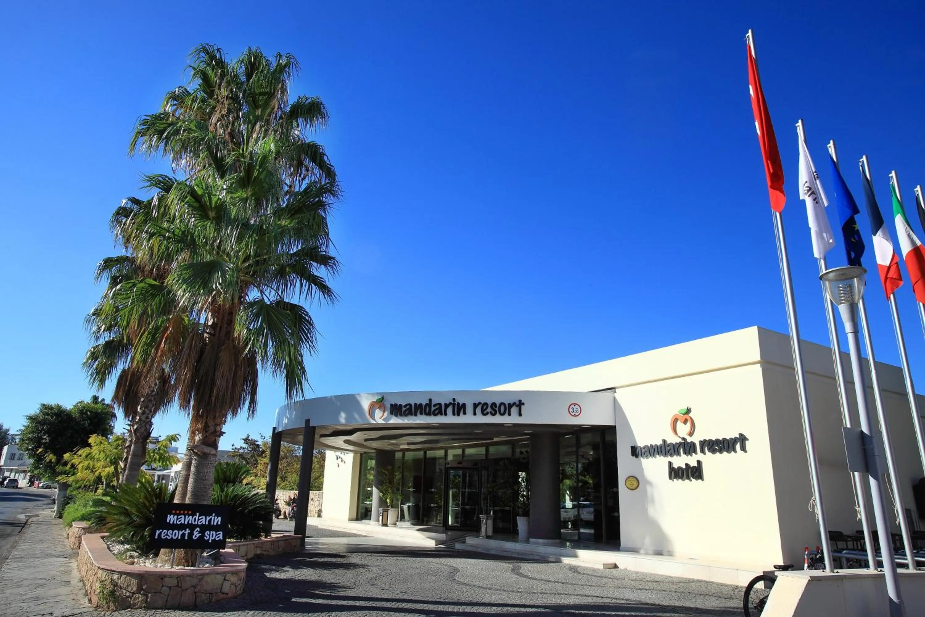 Facade/entrance in Mandarin Resort & Spa