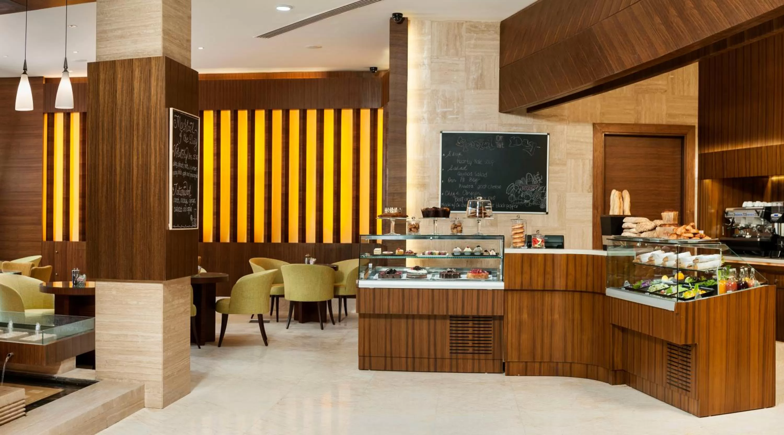 Restaurant/places to eat in Carlton Downtown Hotel