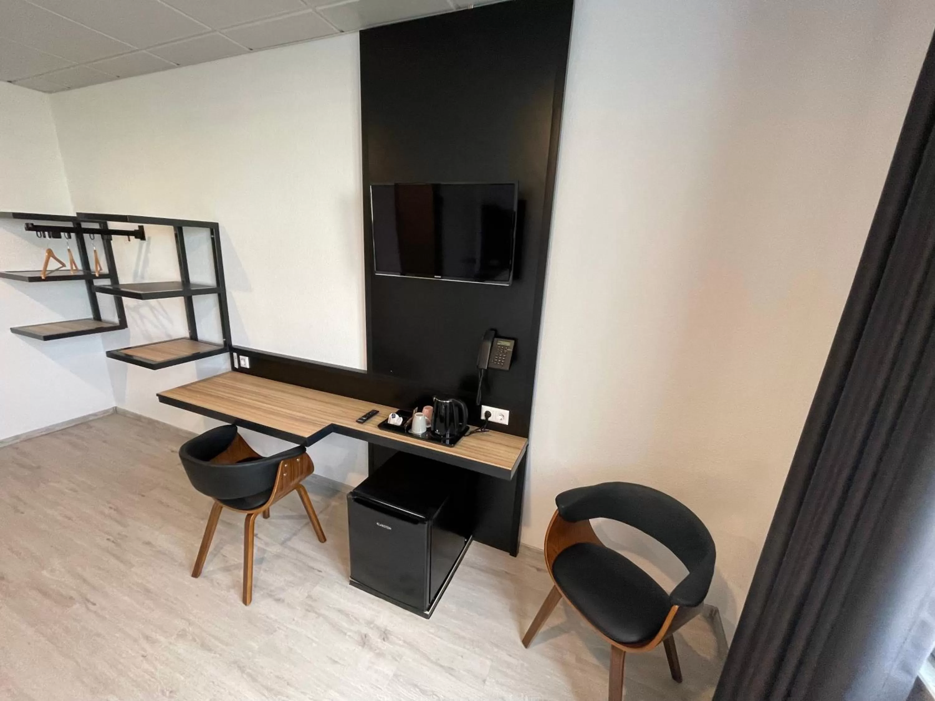 TV and multimedia in Yebs Hotel