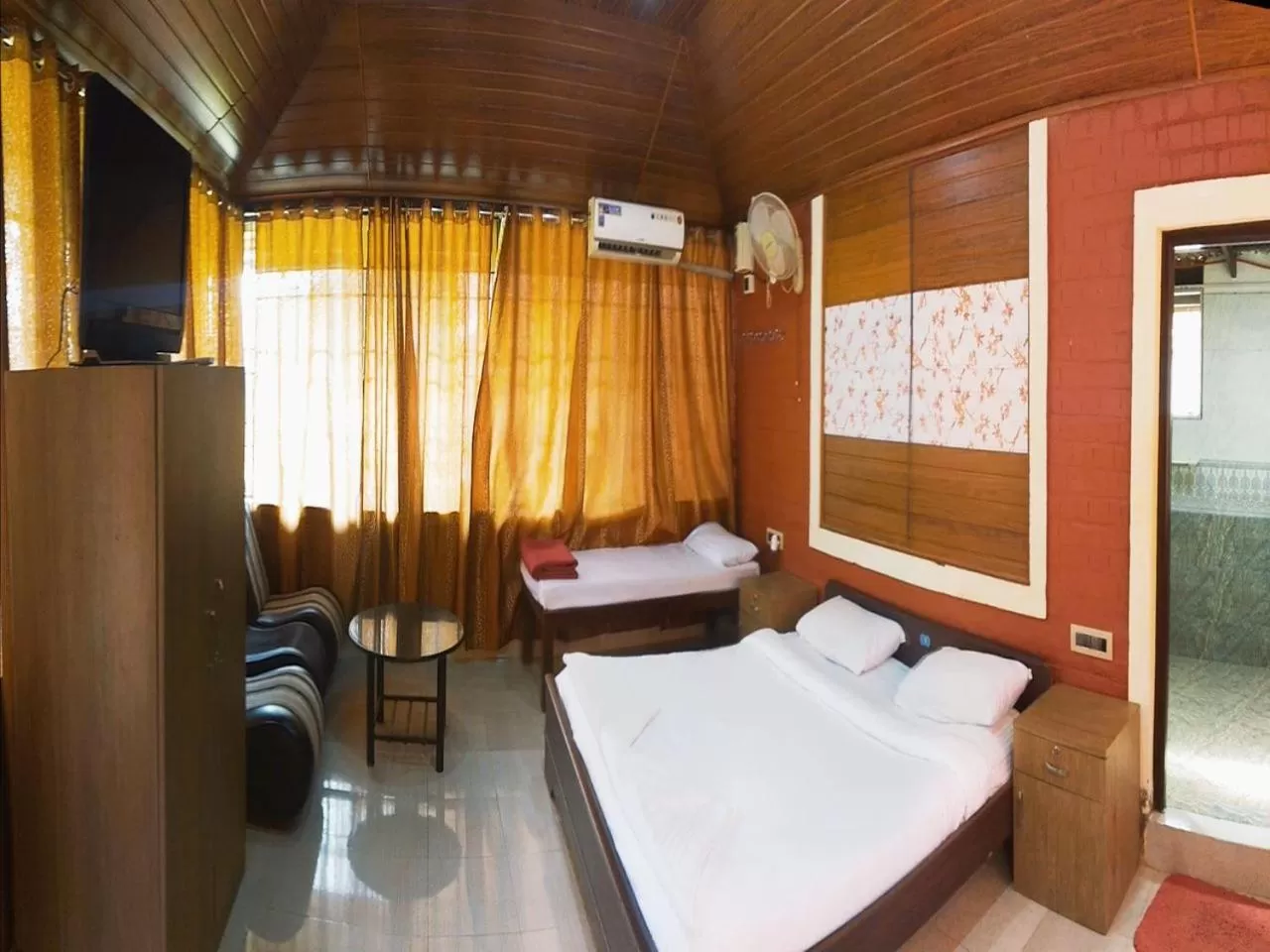 Bedroom, Bed in CS County Resort