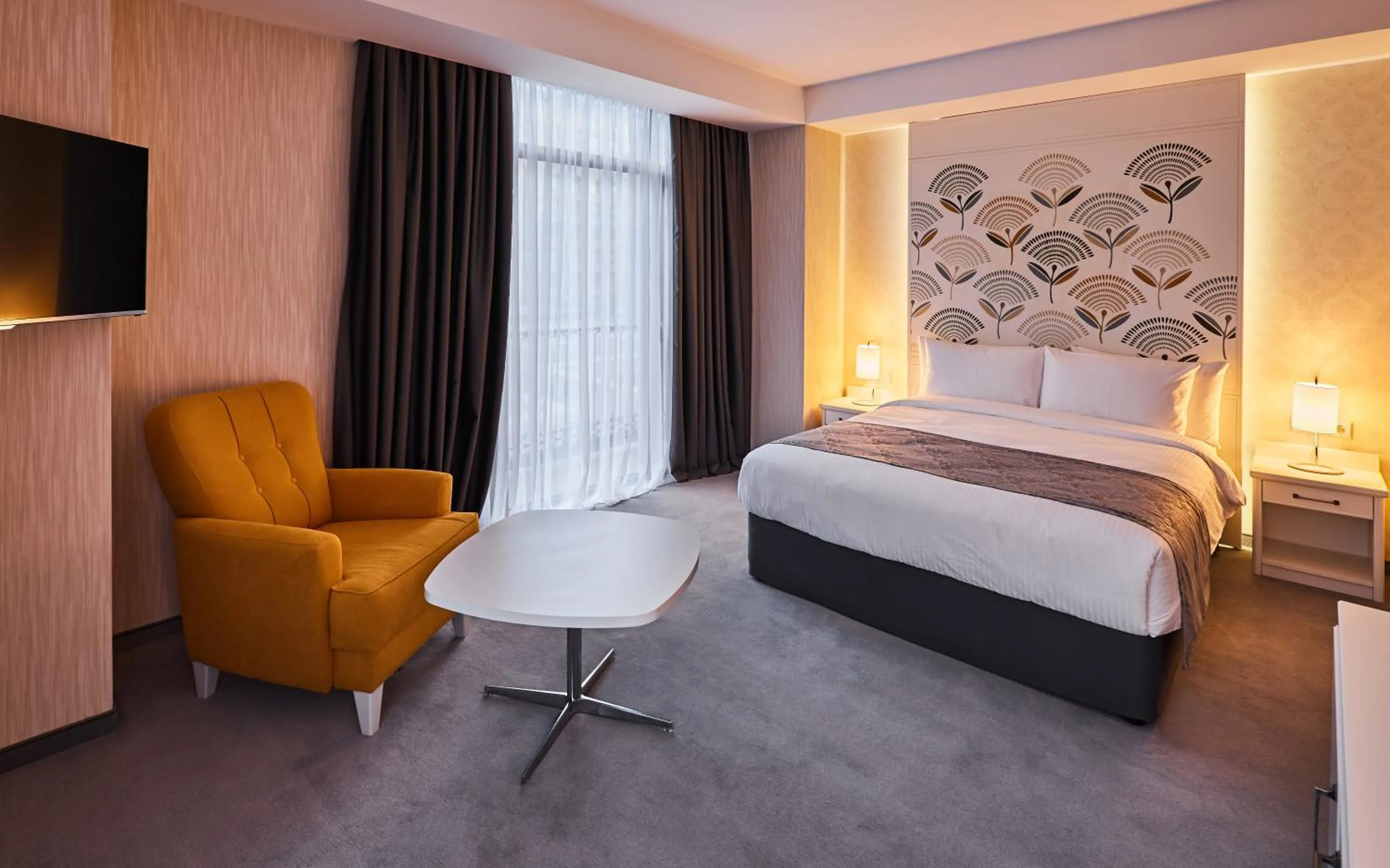 Bedroom, Bed in Gallery Palace Hotel