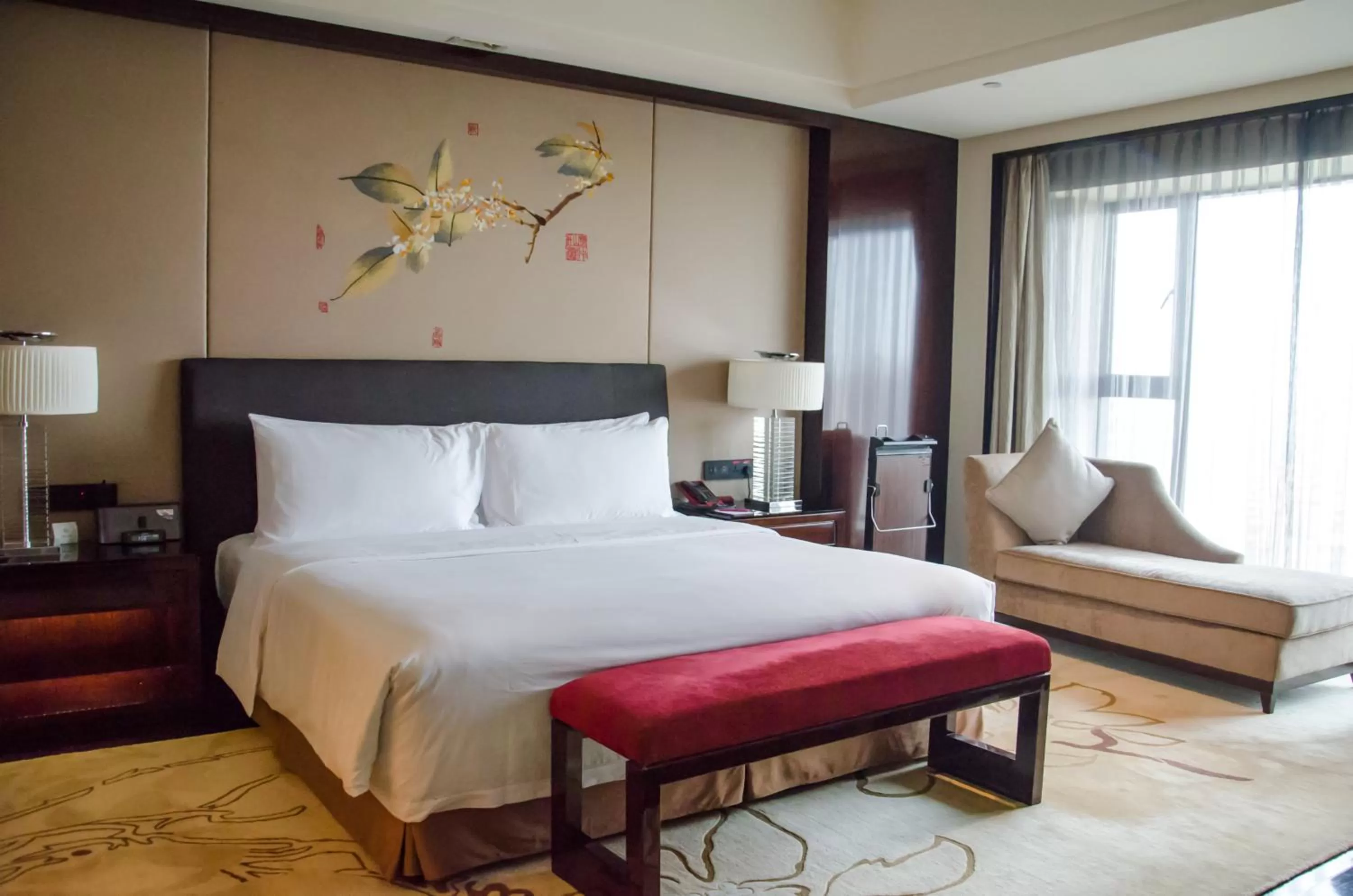 Photo of the whole room, Bed in Crowne Plaza Chengdu Panda Garden by IHG
