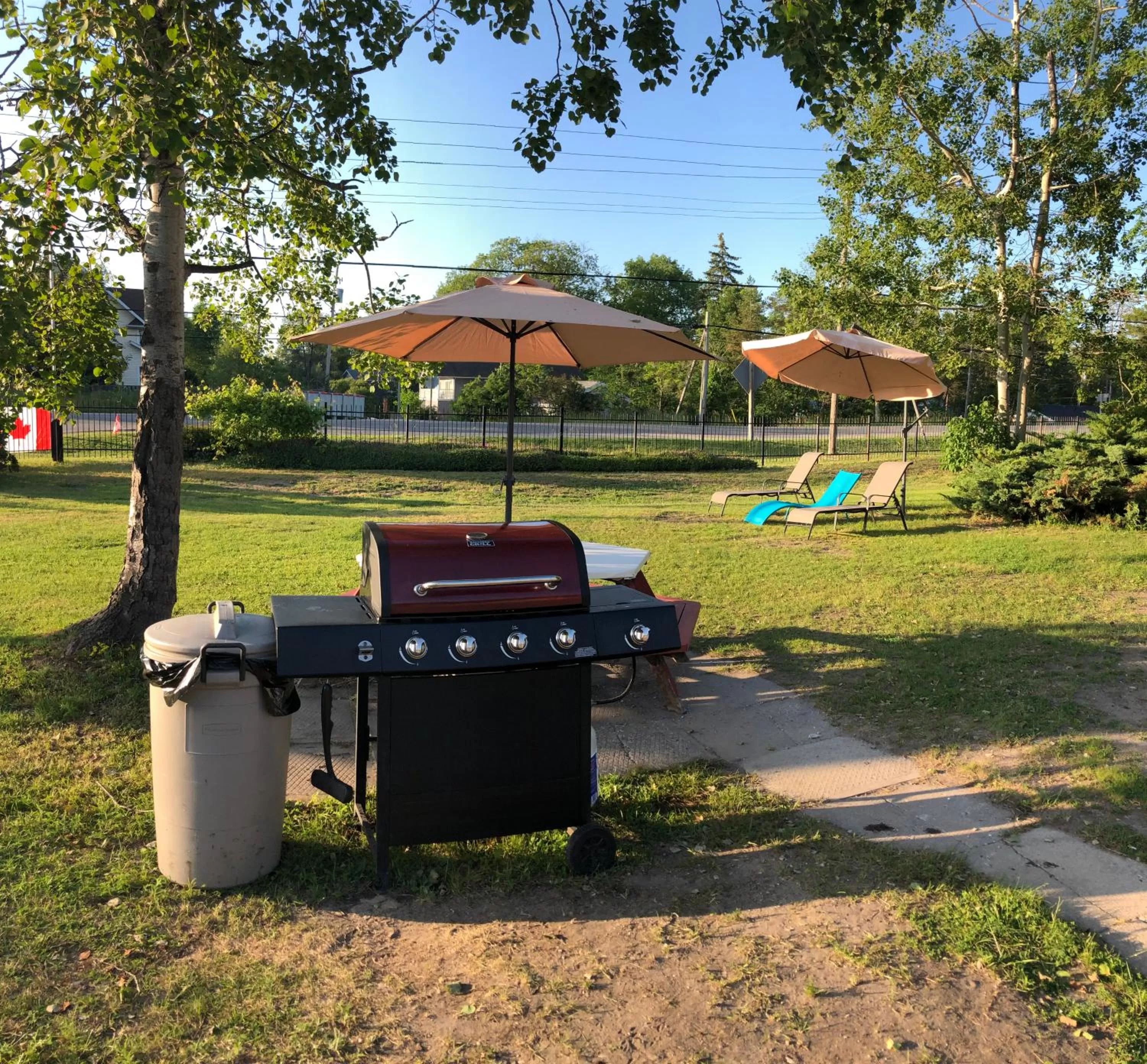 BBQ Facilities in Wasaga Motel Inn