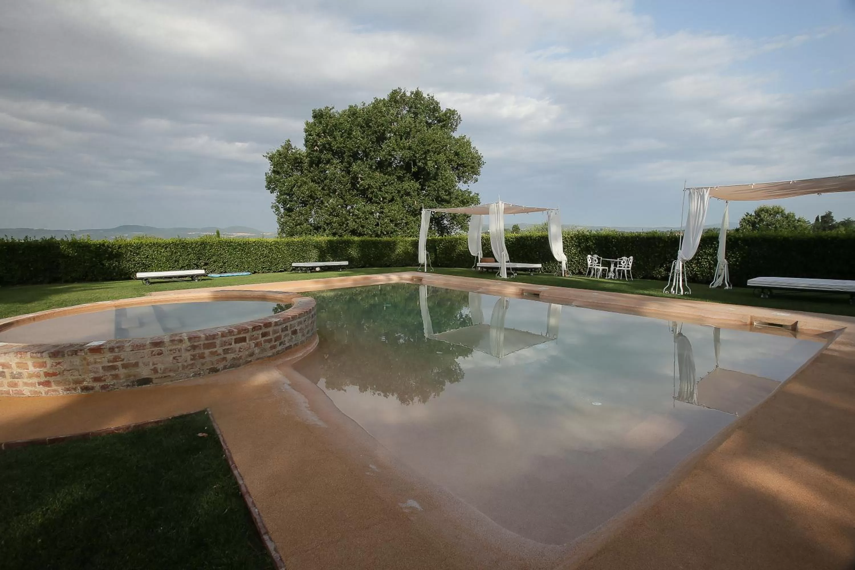 Activities, Swimming Pool in Relais Montemaggiore