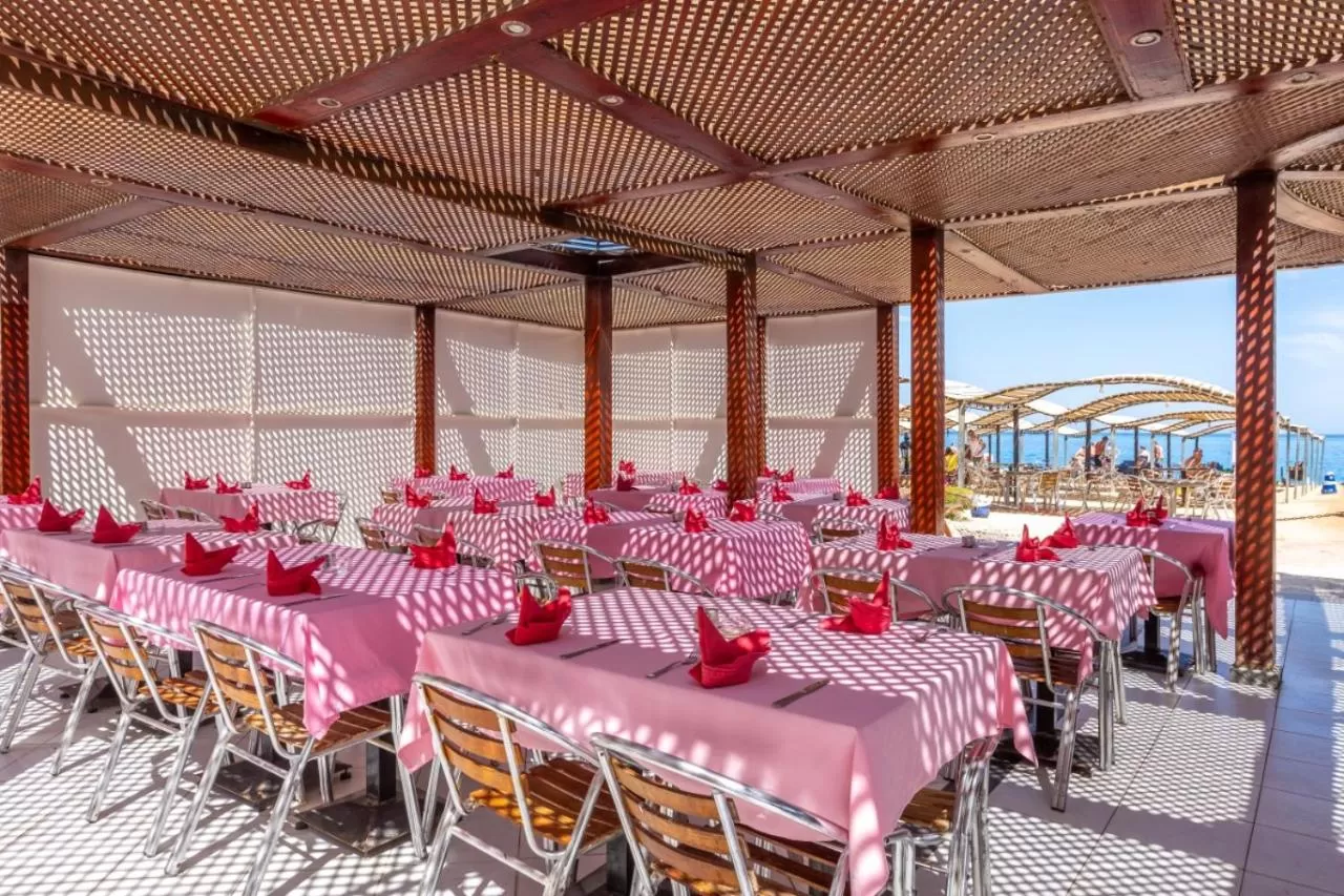 Restaurant/places to eat in King Tut Aqua Park Beach Resort