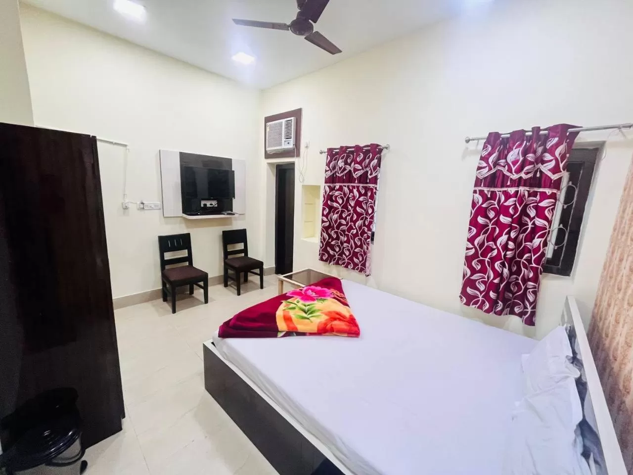 Bird's eye view, Bed in Hotel Airlines